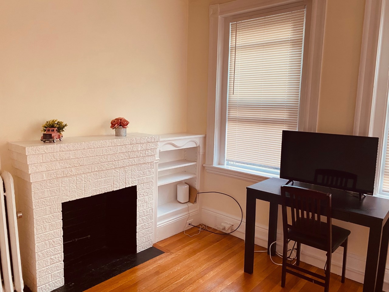 Heart of Boston 1 bed 1 sofa bed in Beacon Hill, Boston