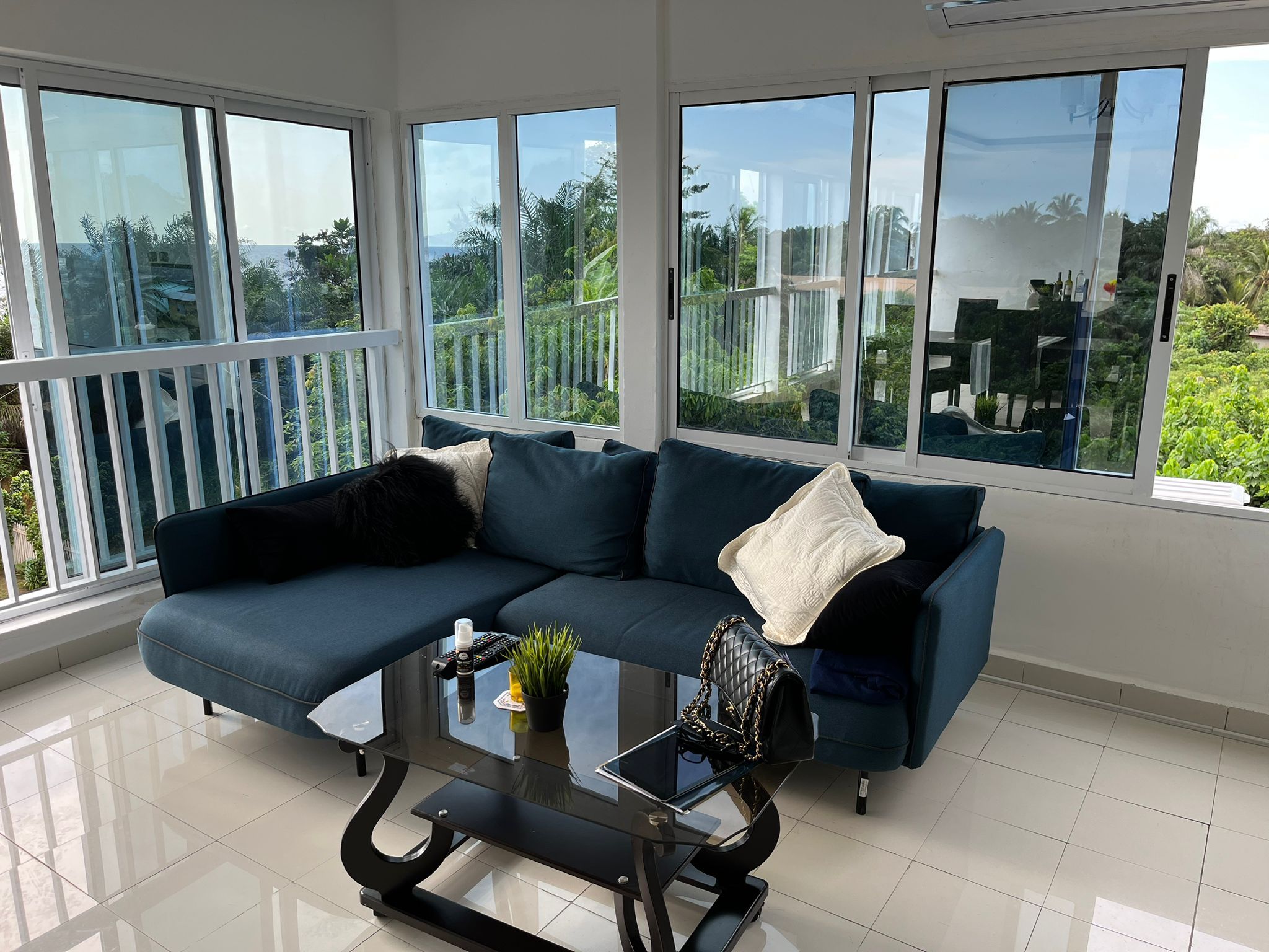Lovely 2-bedroom condo at beach