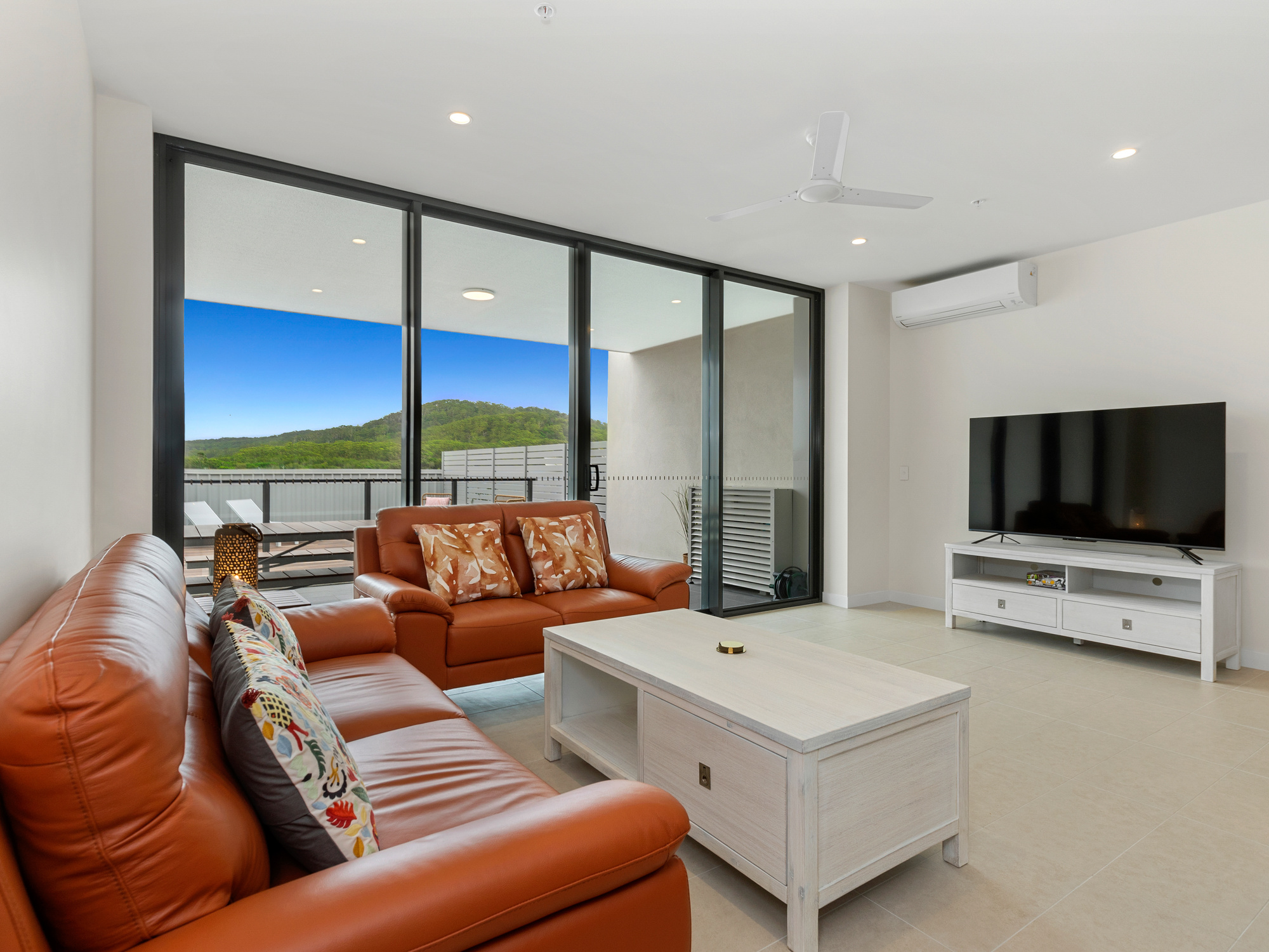 Modern Cabarita Beachside Two Bed Apartment!