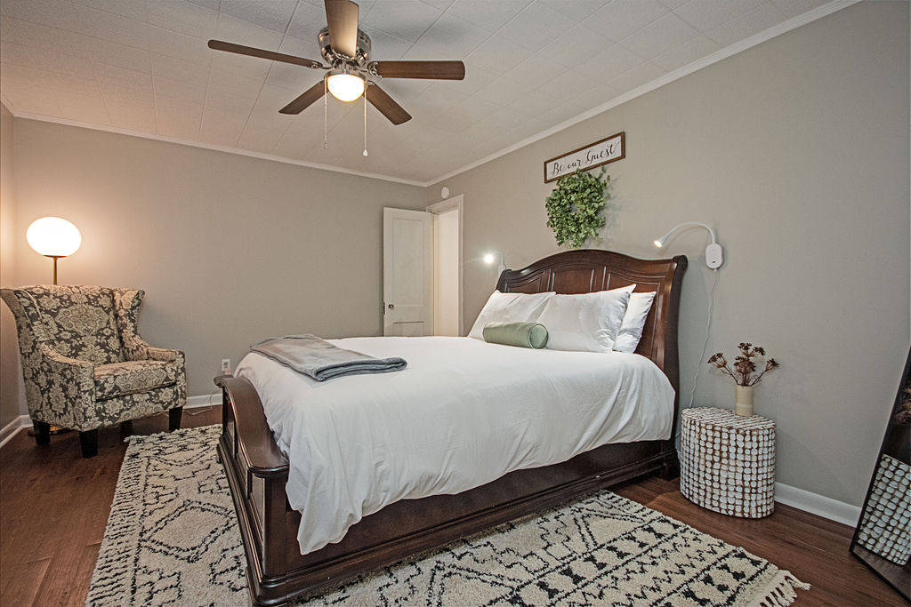 The Pine Loft | 1.5 blks to SFA