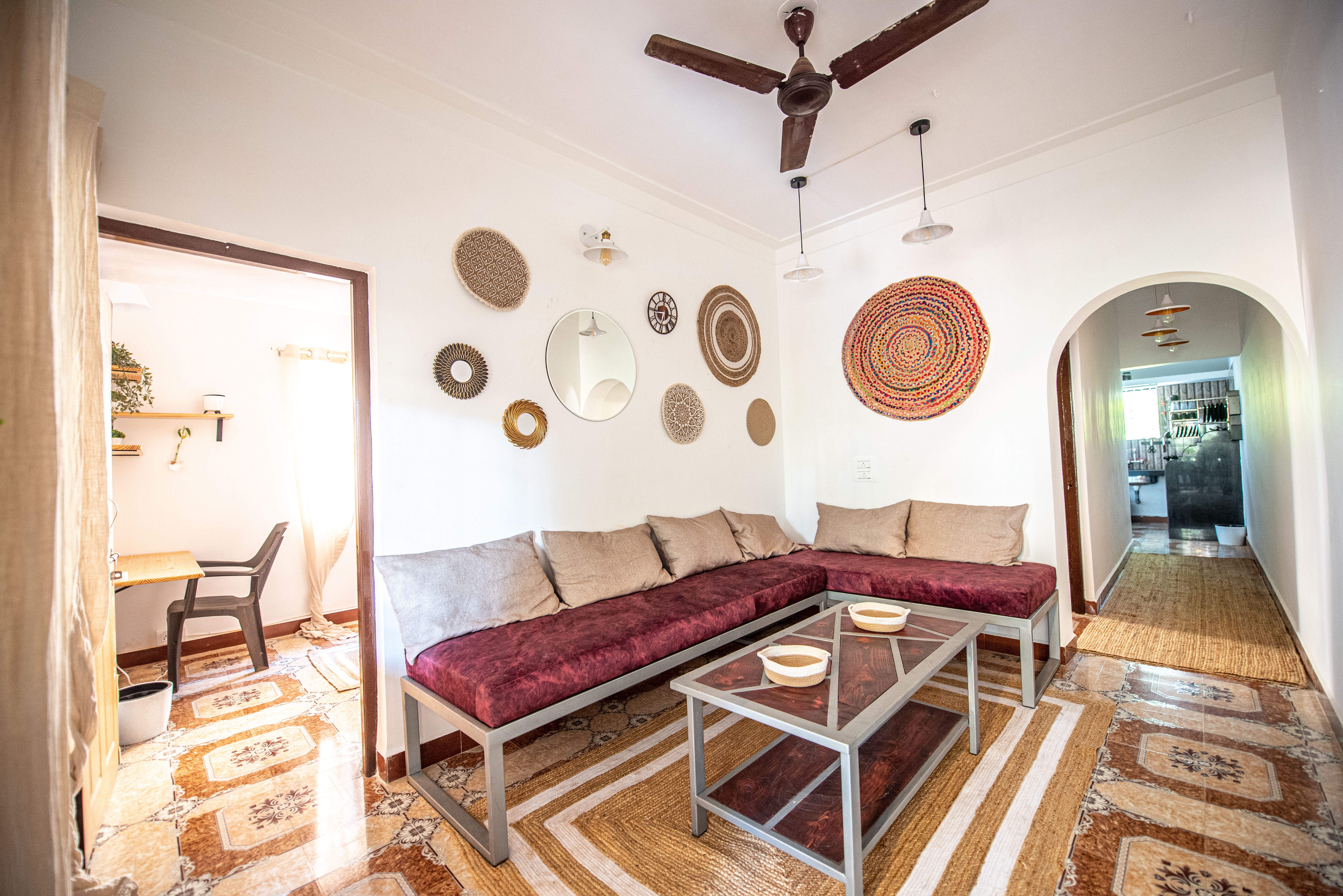 Cute & Comfy - 2BHK w/ AC & Fast Wifi.