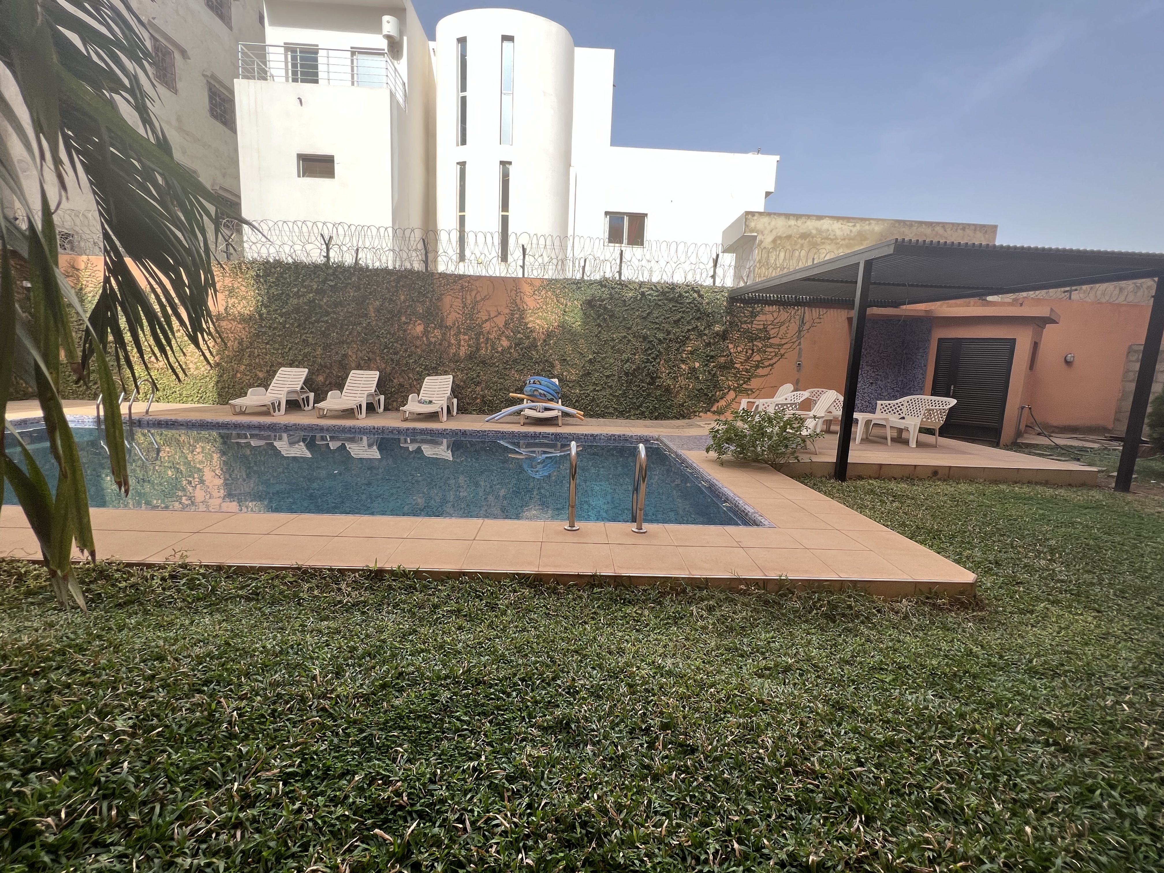 Furnished 4 room apartment pool-R0