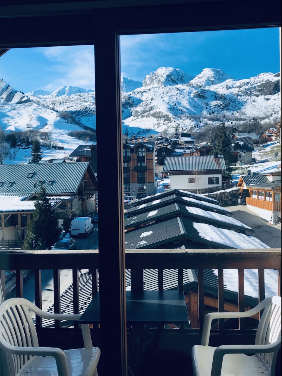 Apartment location by the mountains