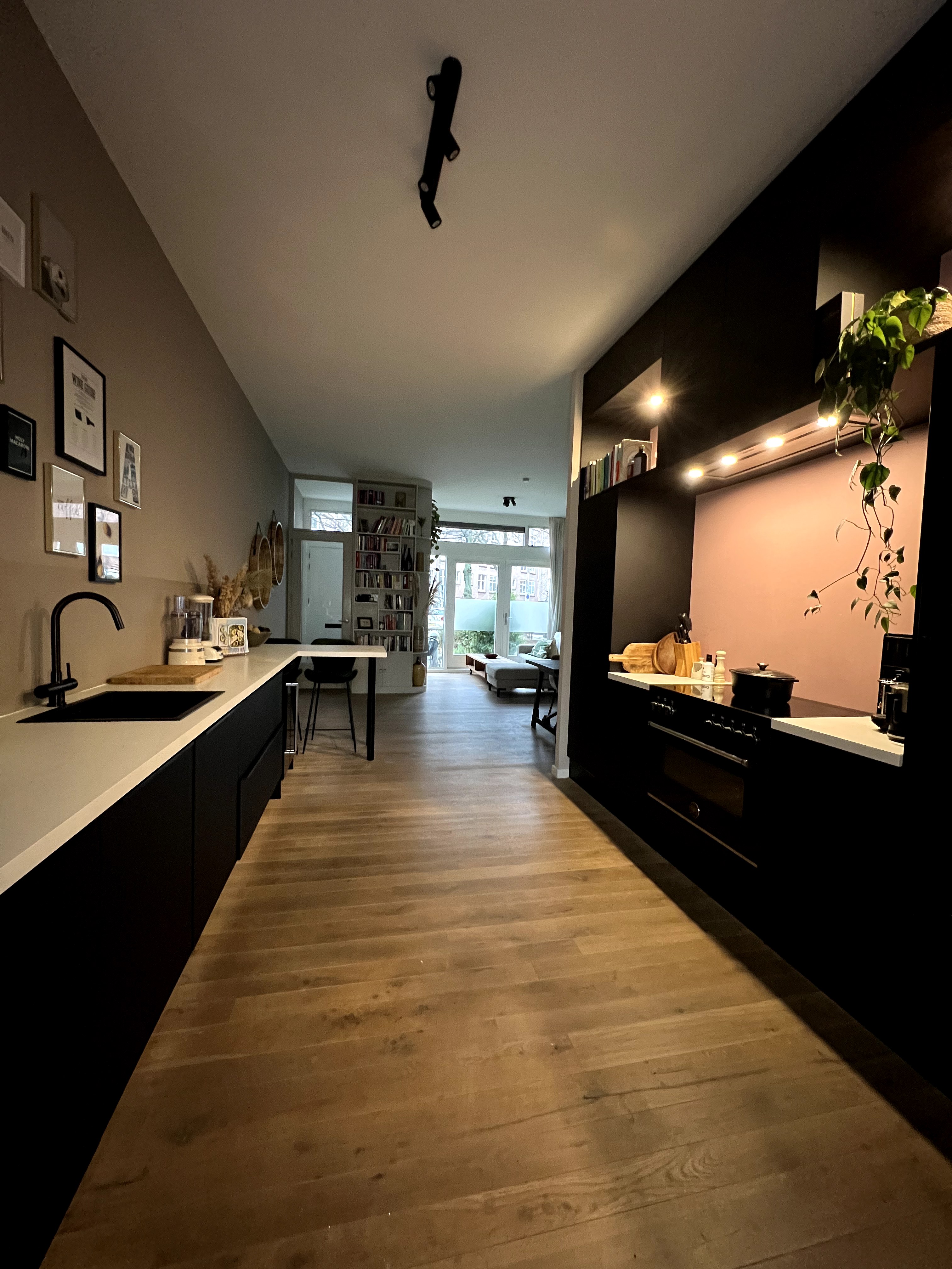 Stylish 1 bedroom apartment+garden - NEW Listing โ Amsterdam stay