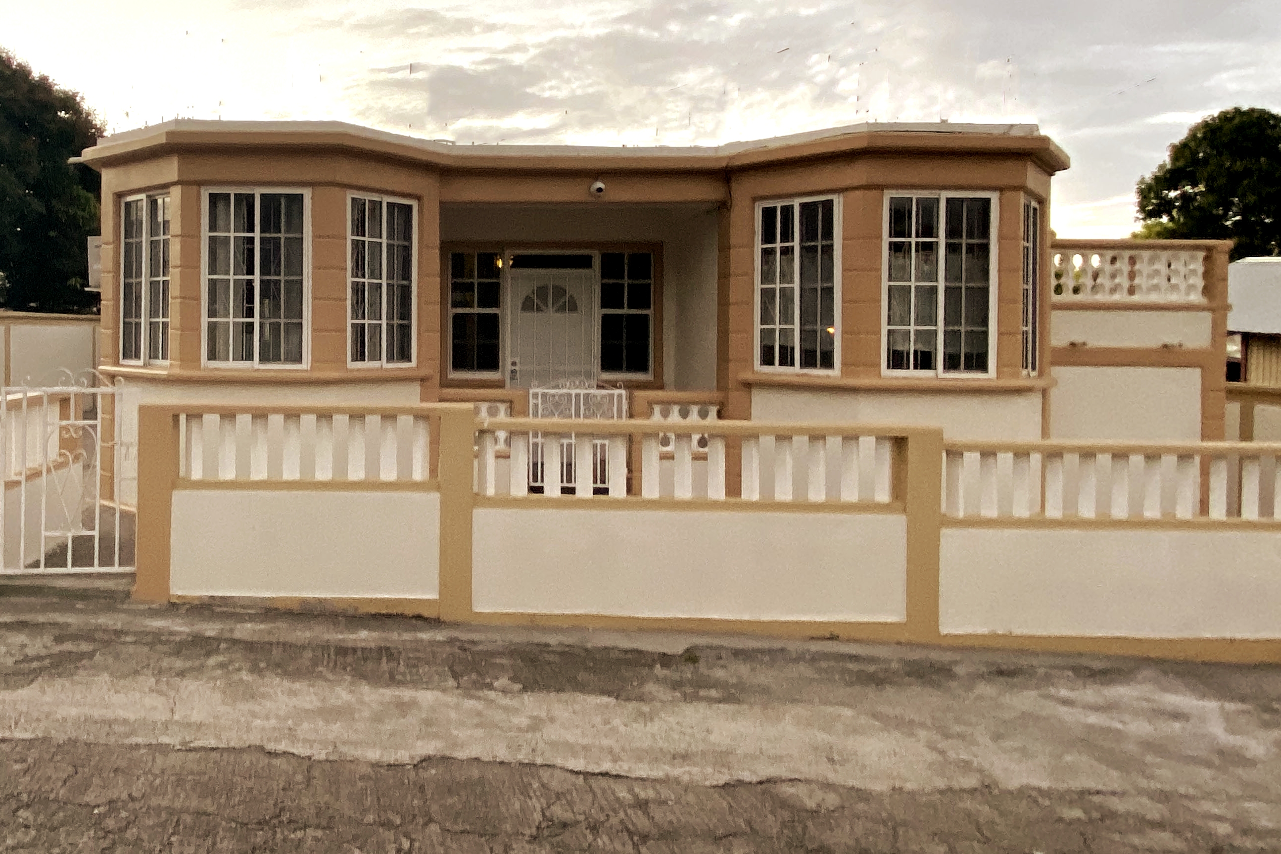 Modern beautiful island home_airport-ferry shuttle