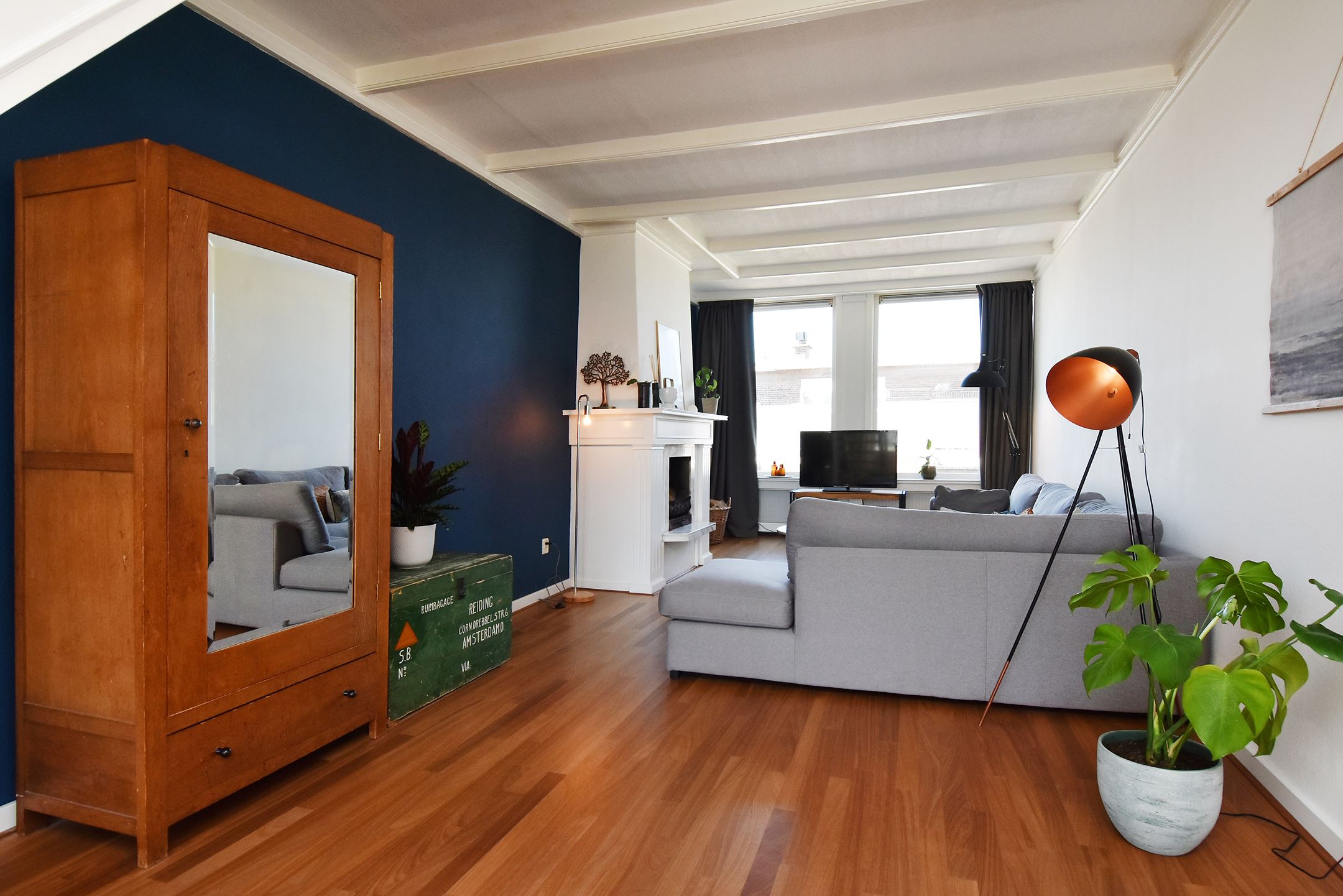 Bright apartment + roof terrace — The Hague stay