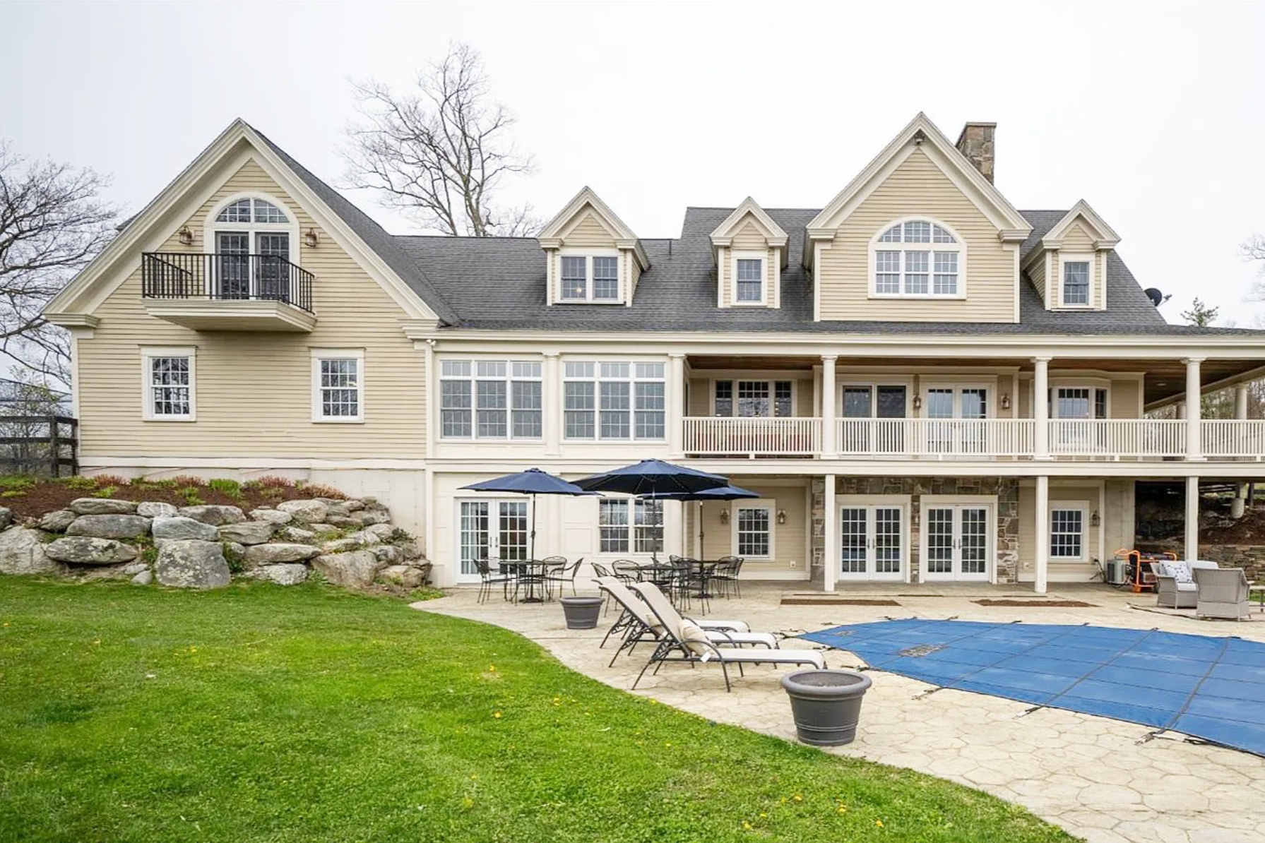 Breathtaking Views/Private Hiking Trails/Pool