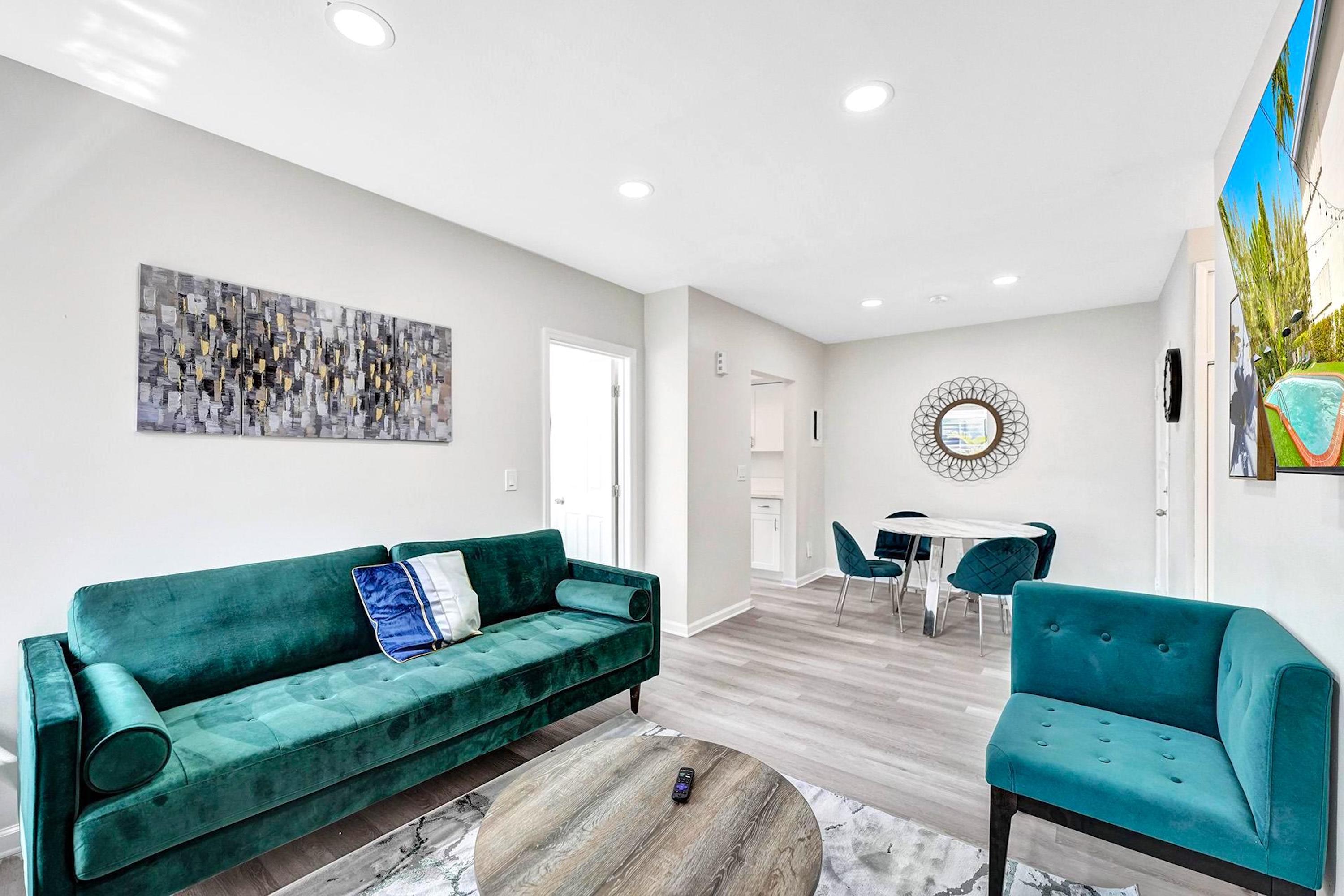 Spacious 2 Bedrooms 1 Bath Apt. | Pool | Kitchen