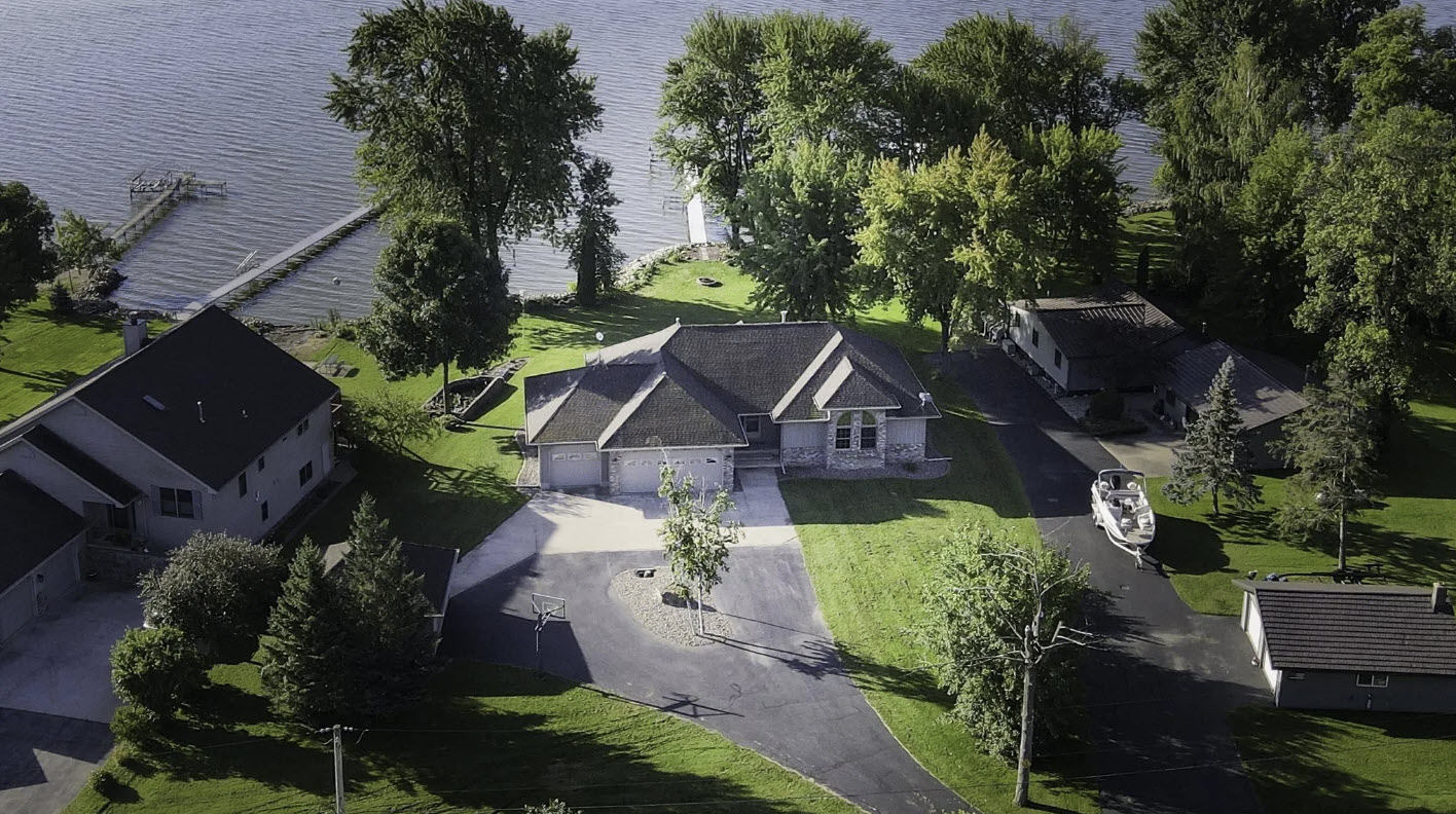 3 BR Lake Home in Fremont
