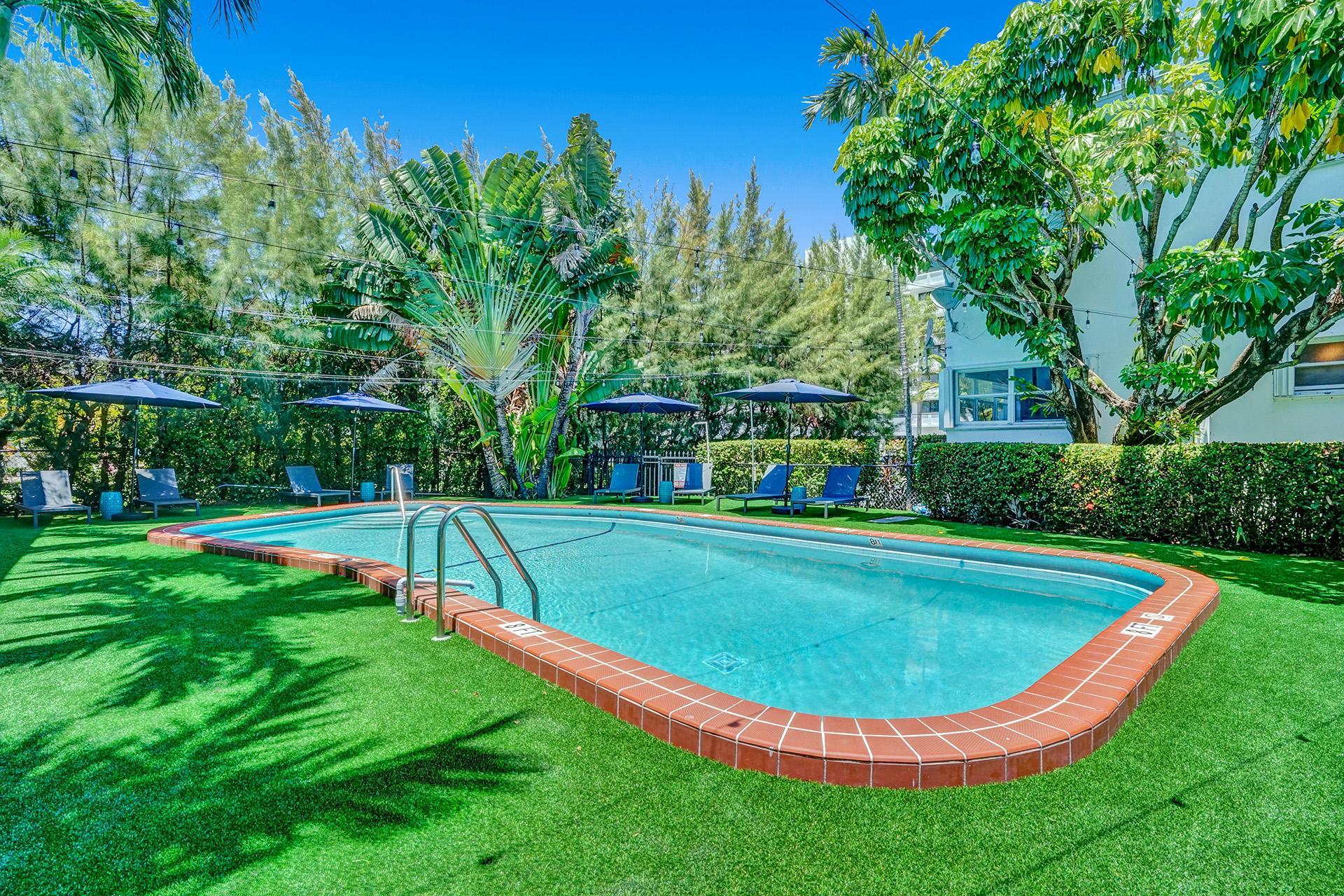 Spacious 2 Bedrooms 1 Bath Apt. | Pool | Kitchen