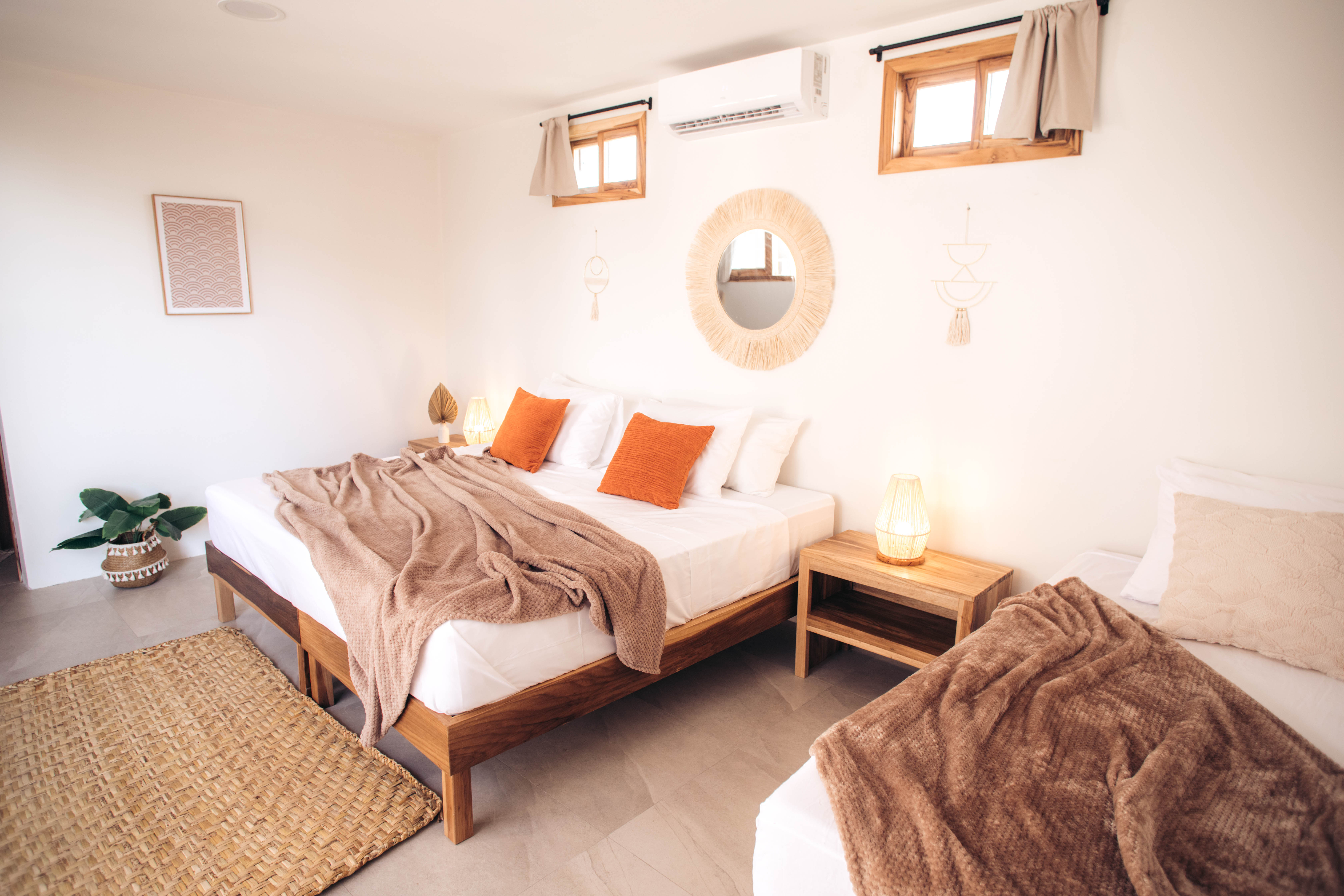 Beachfront Boho room -Villa Barona-