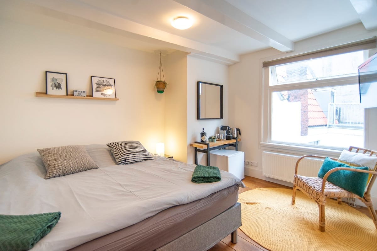 Cozy Private Room in a Monumental Building in Dam — Amsterdam stay