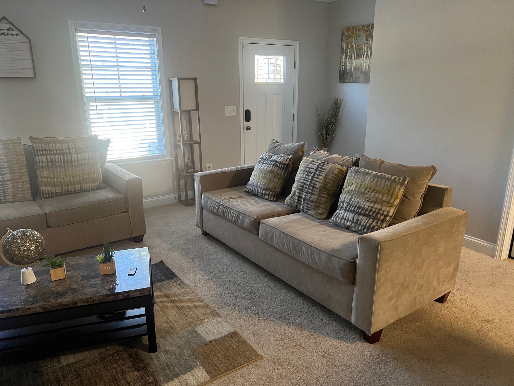 Modern Luxury Townhome - Fully Equipped