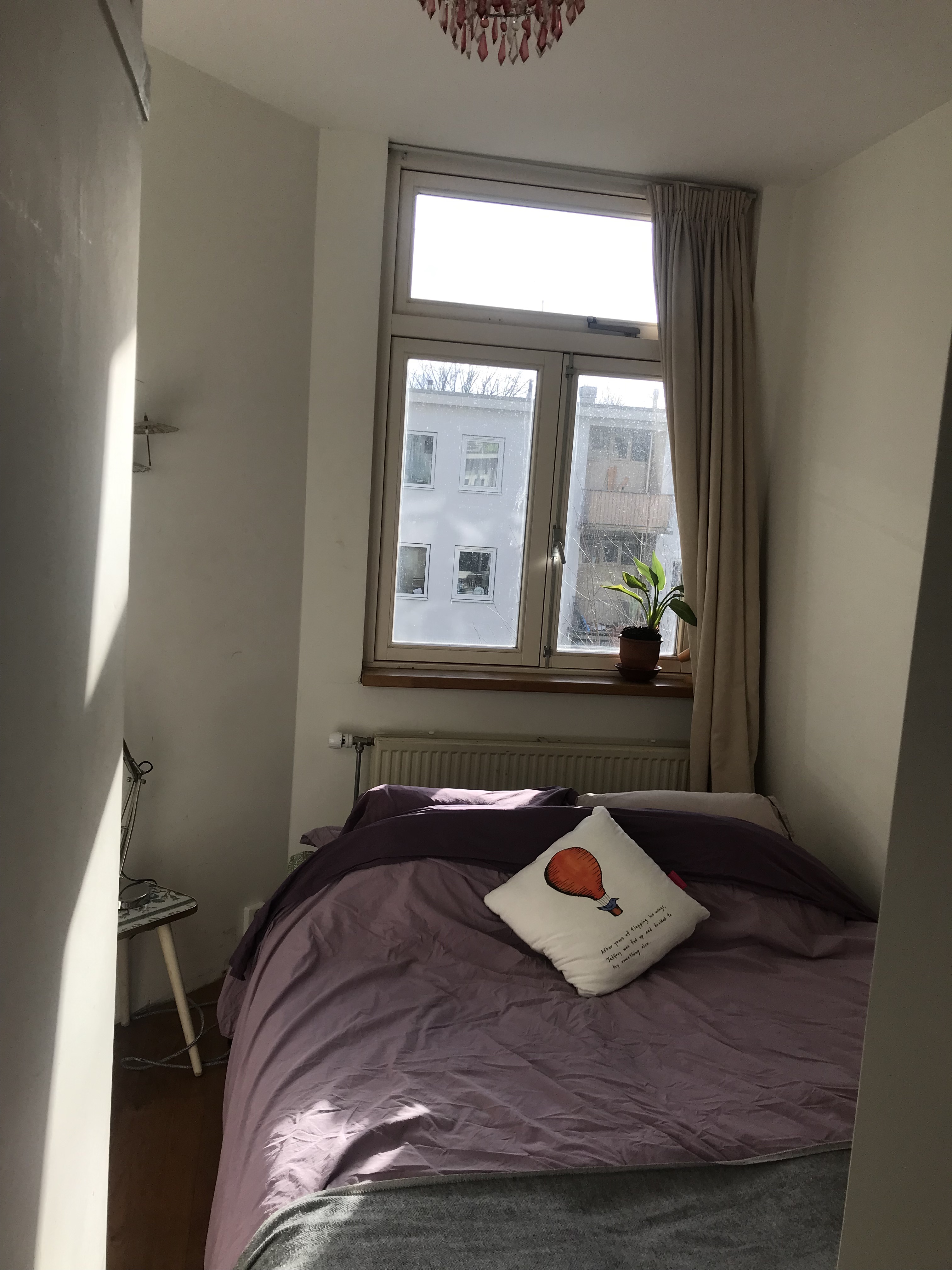 casa vrolik 1 person bigger bed โ Amsterdam stay