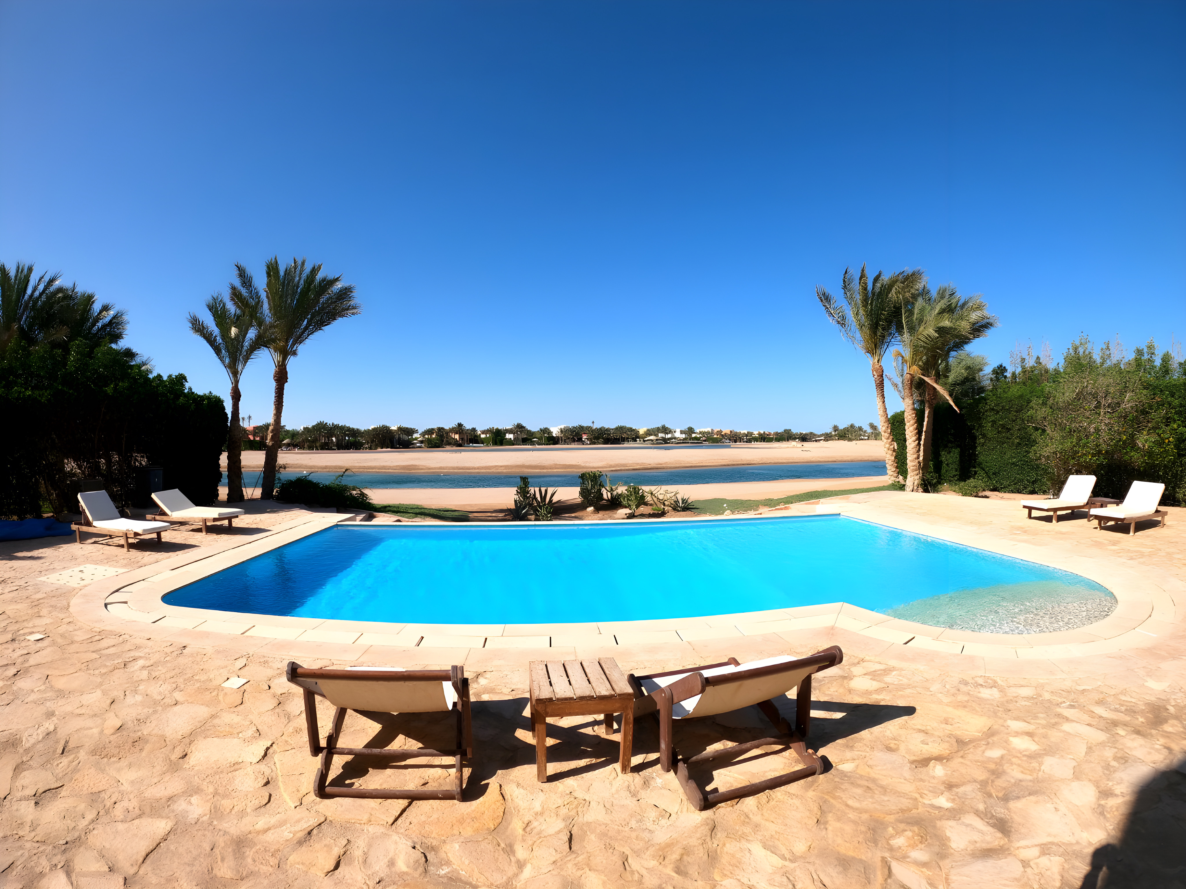 Vintage villa 3BRw/heated pool