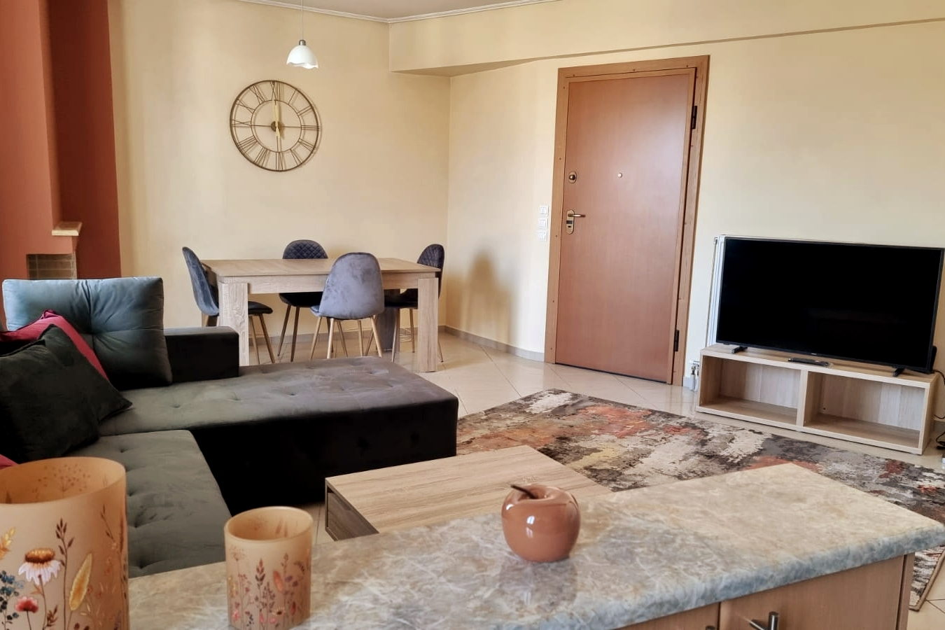 2-Bedroom Flat with Private Parking
