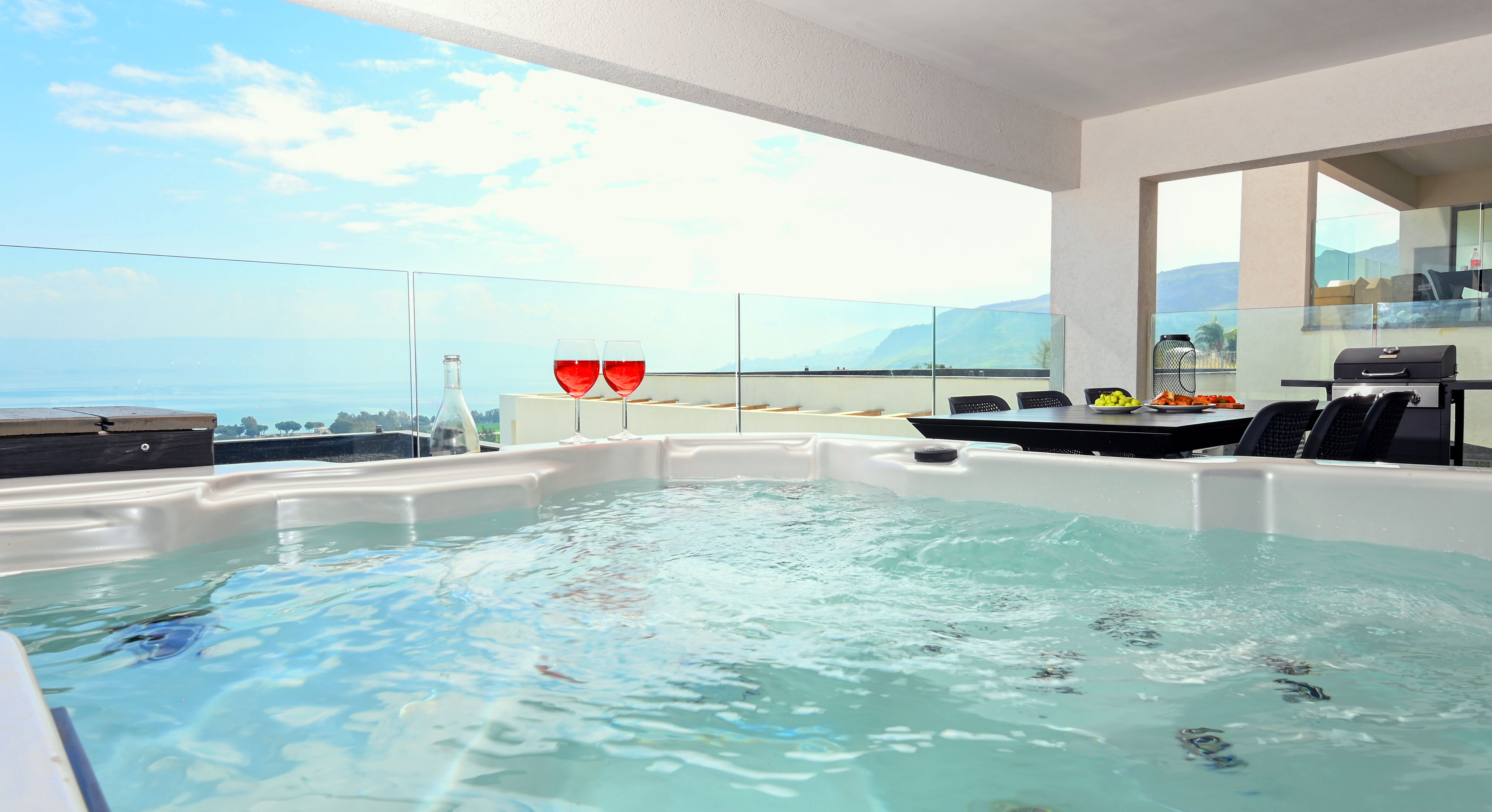 YalaRent C Kinneret 33- A 1BR APT with Jacuzzi