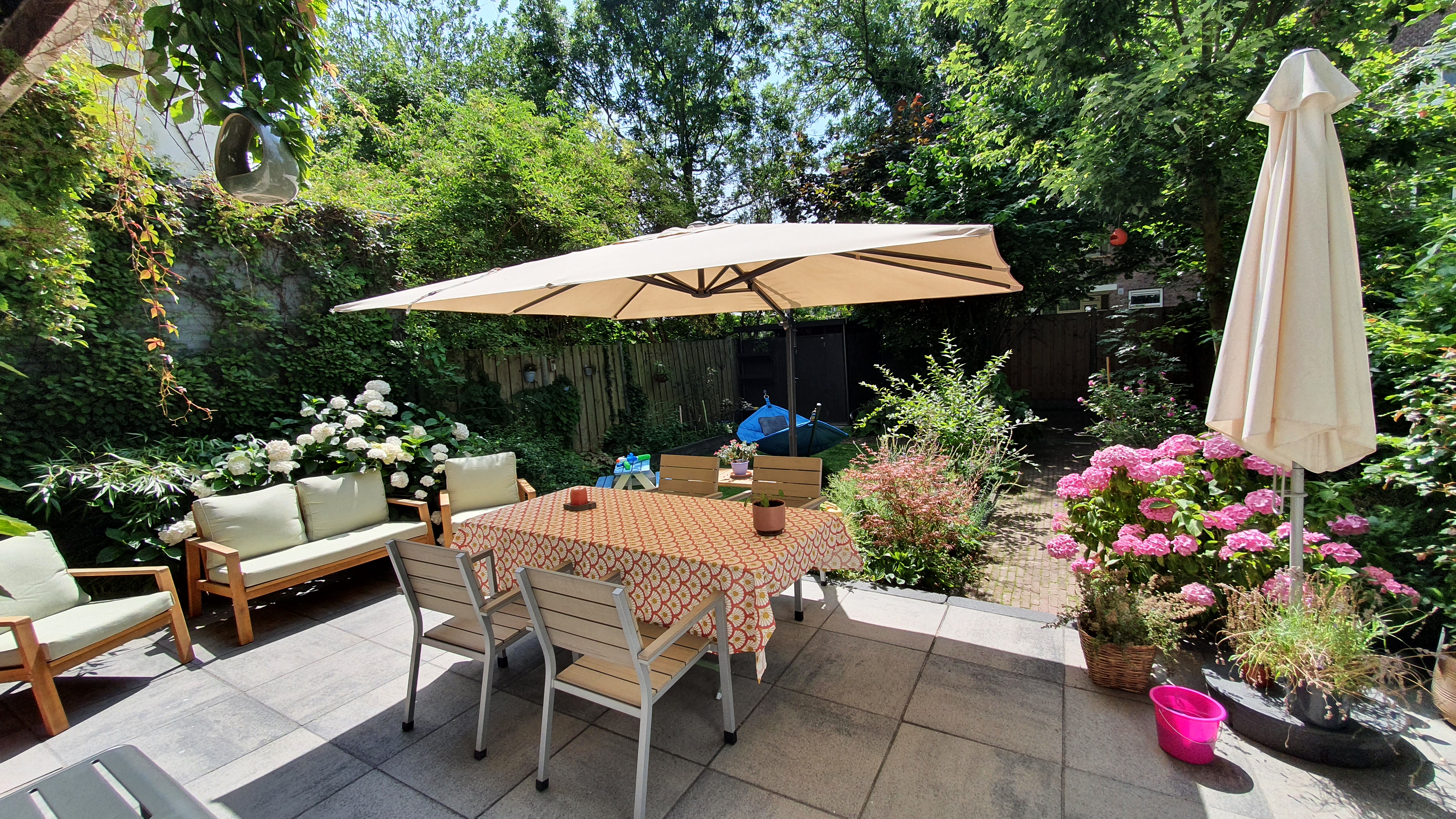Family house with big garden — Amsterdam stay