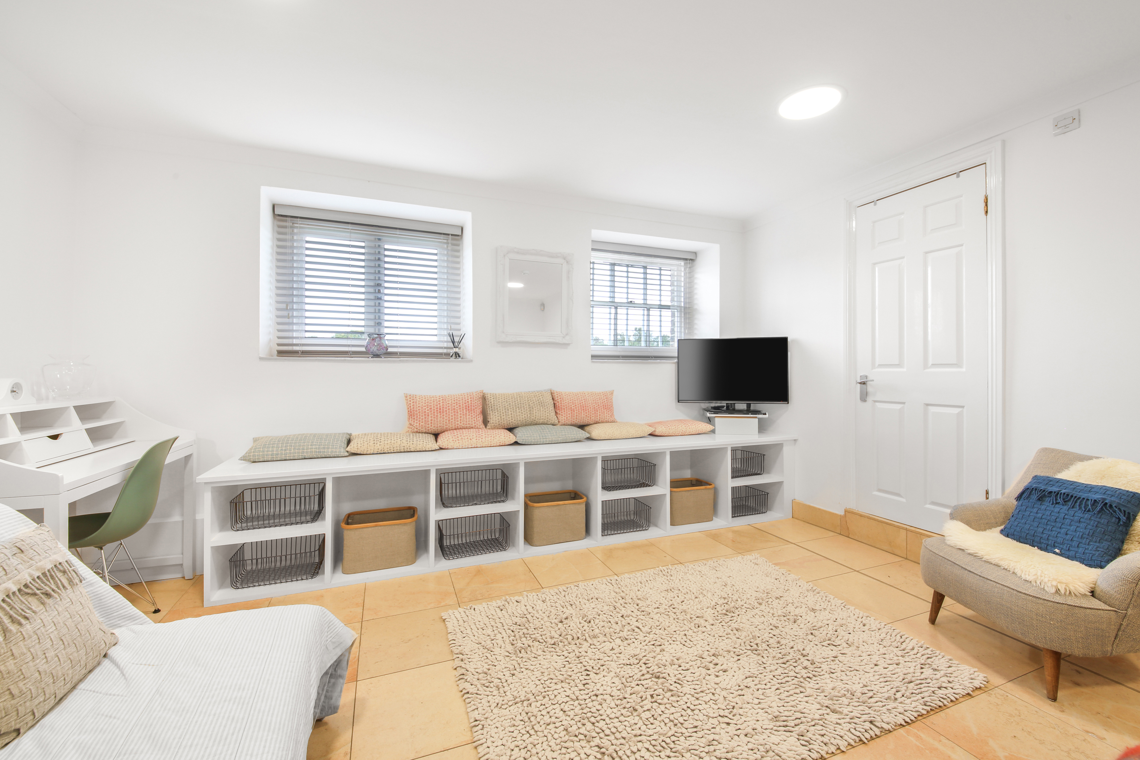 Luxury Self contained Studio Apt. in Richmond upon Thames, London