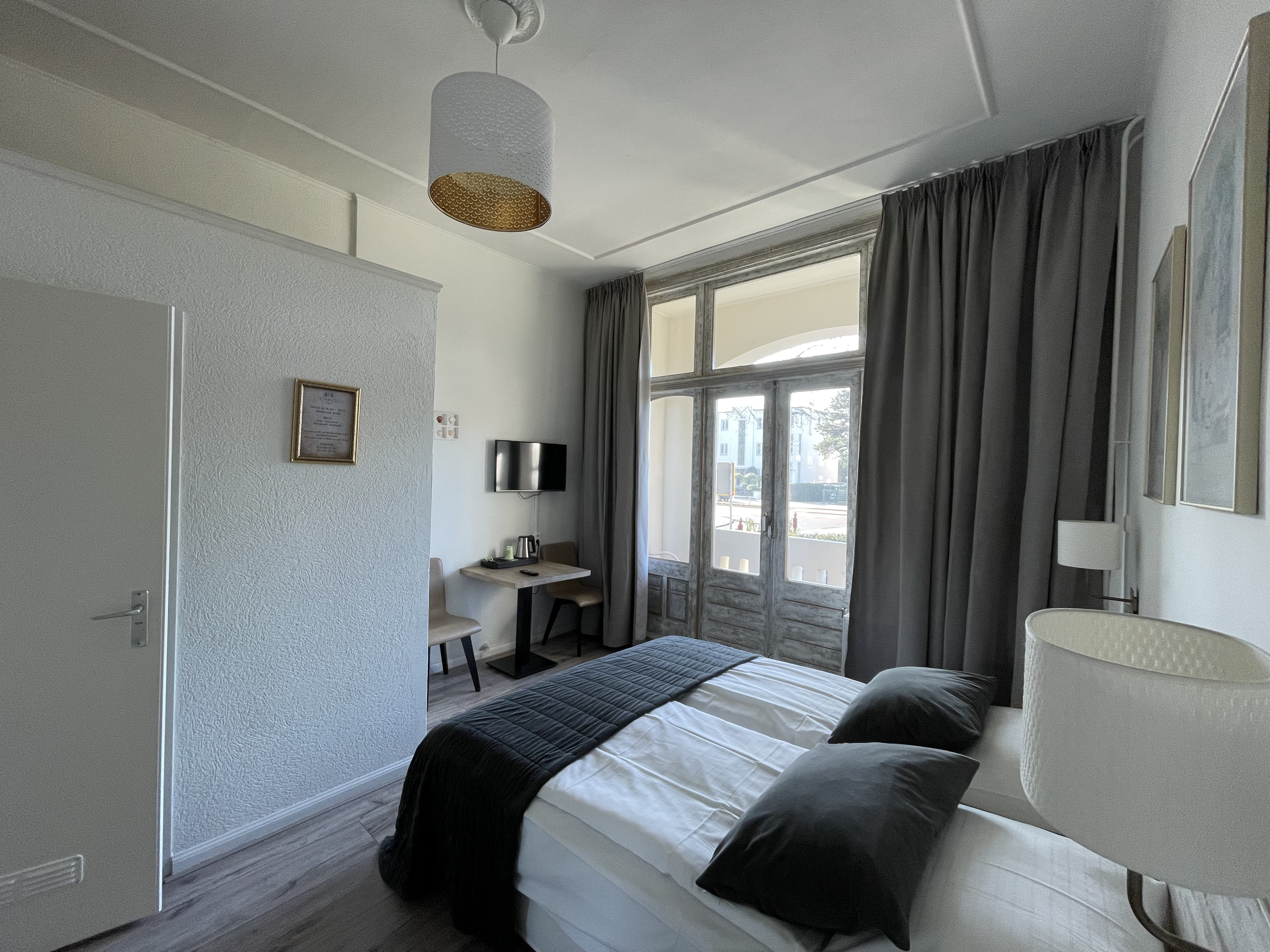 Comfort double room|Hotel Corel — The Hague stay