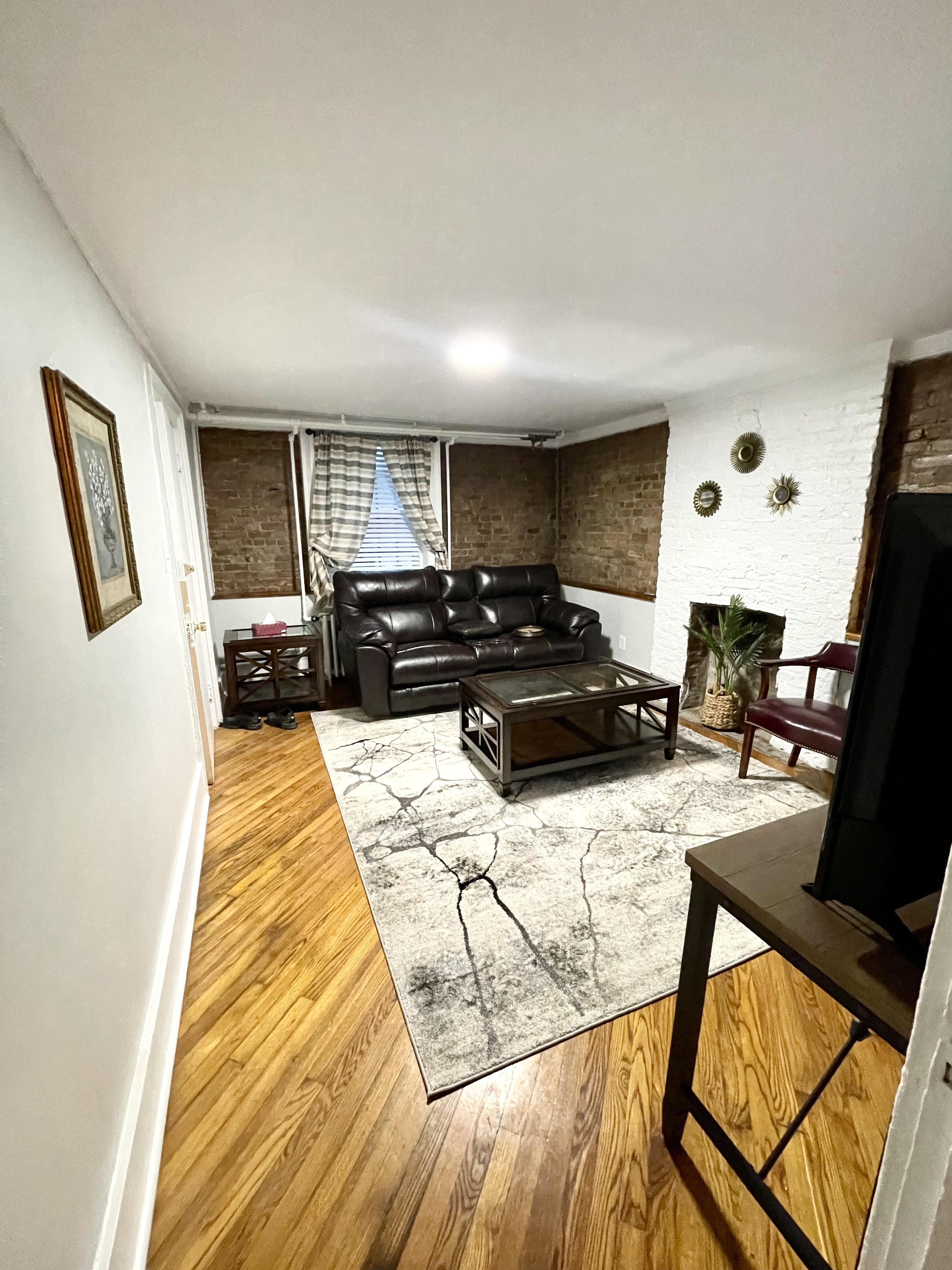 Cozy Apartment across the Park in SIXTH WARD, Albany