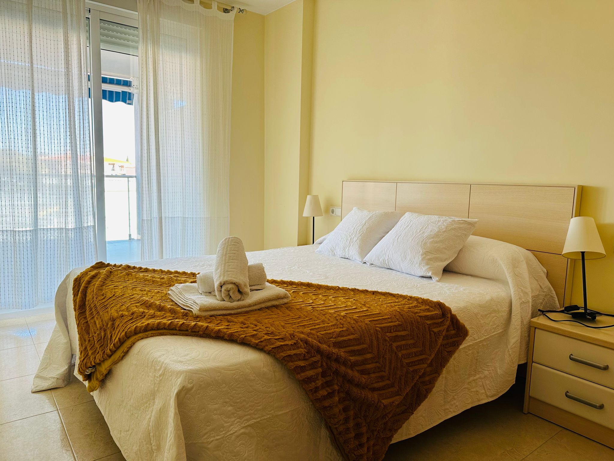 Centrally located apartment with pool