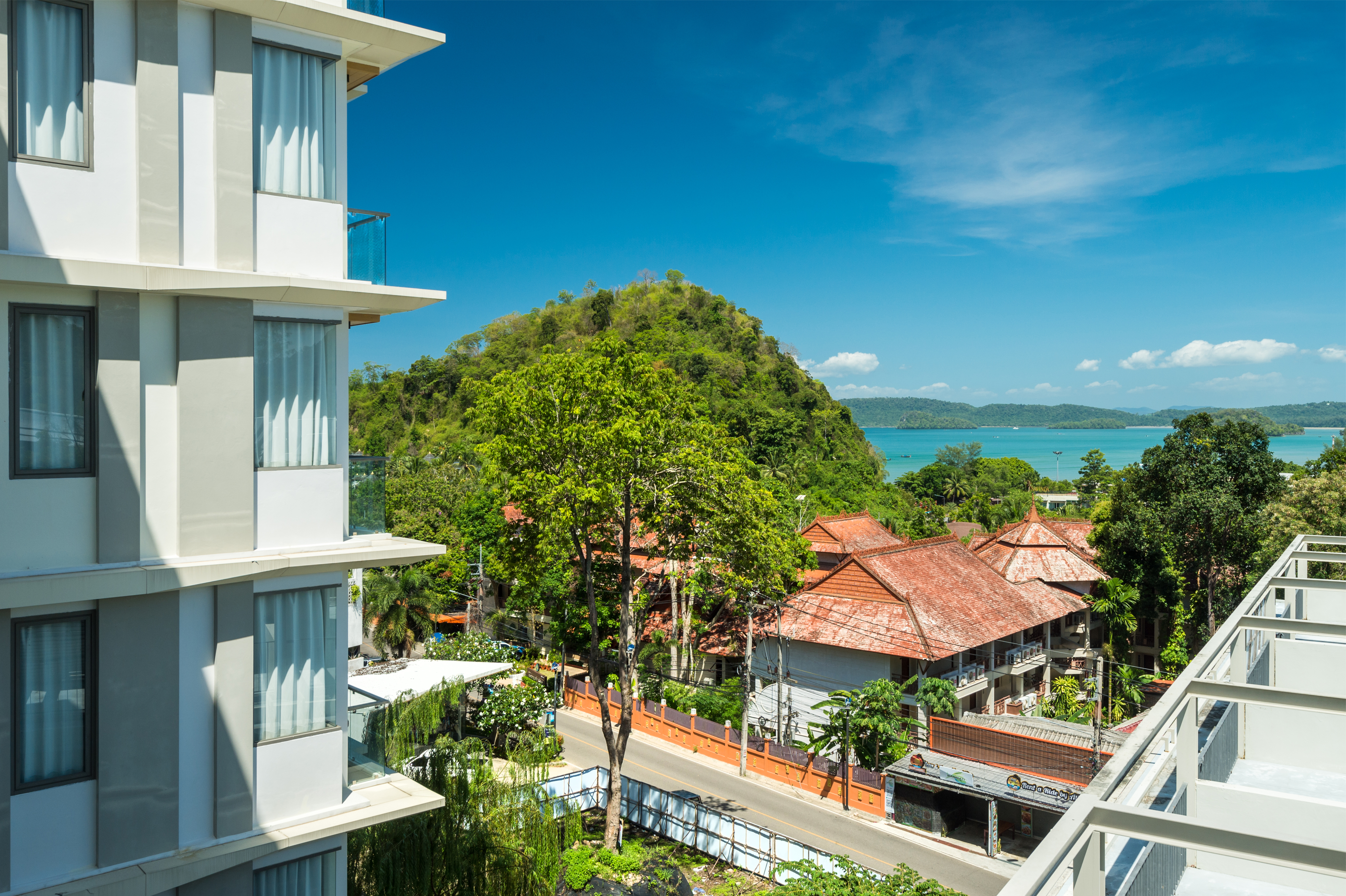 1BR Lovely Corner Sea View Luxury Condo in Ao Nang