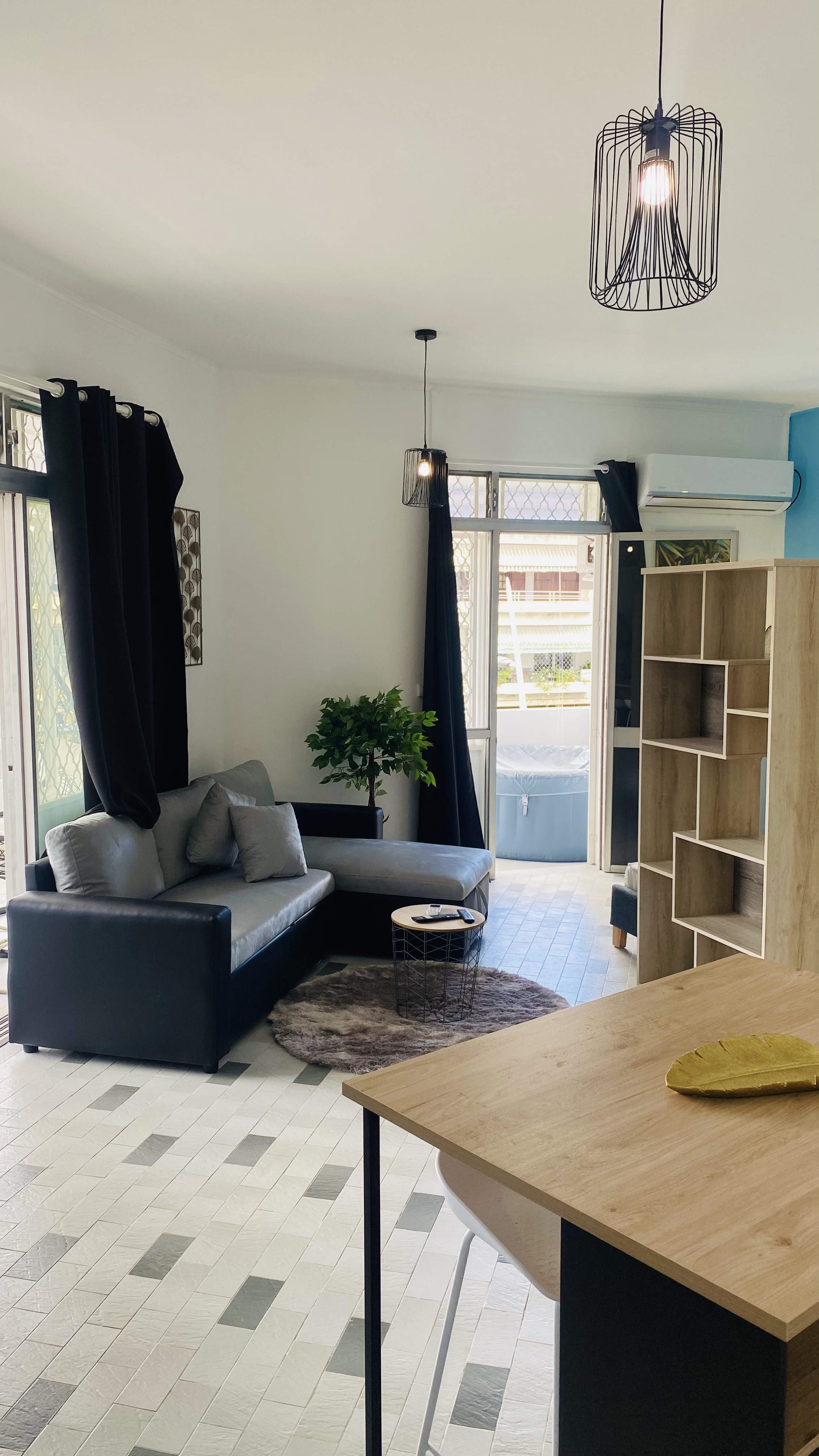 Urban Zen Apartment *In the heart of downtown*