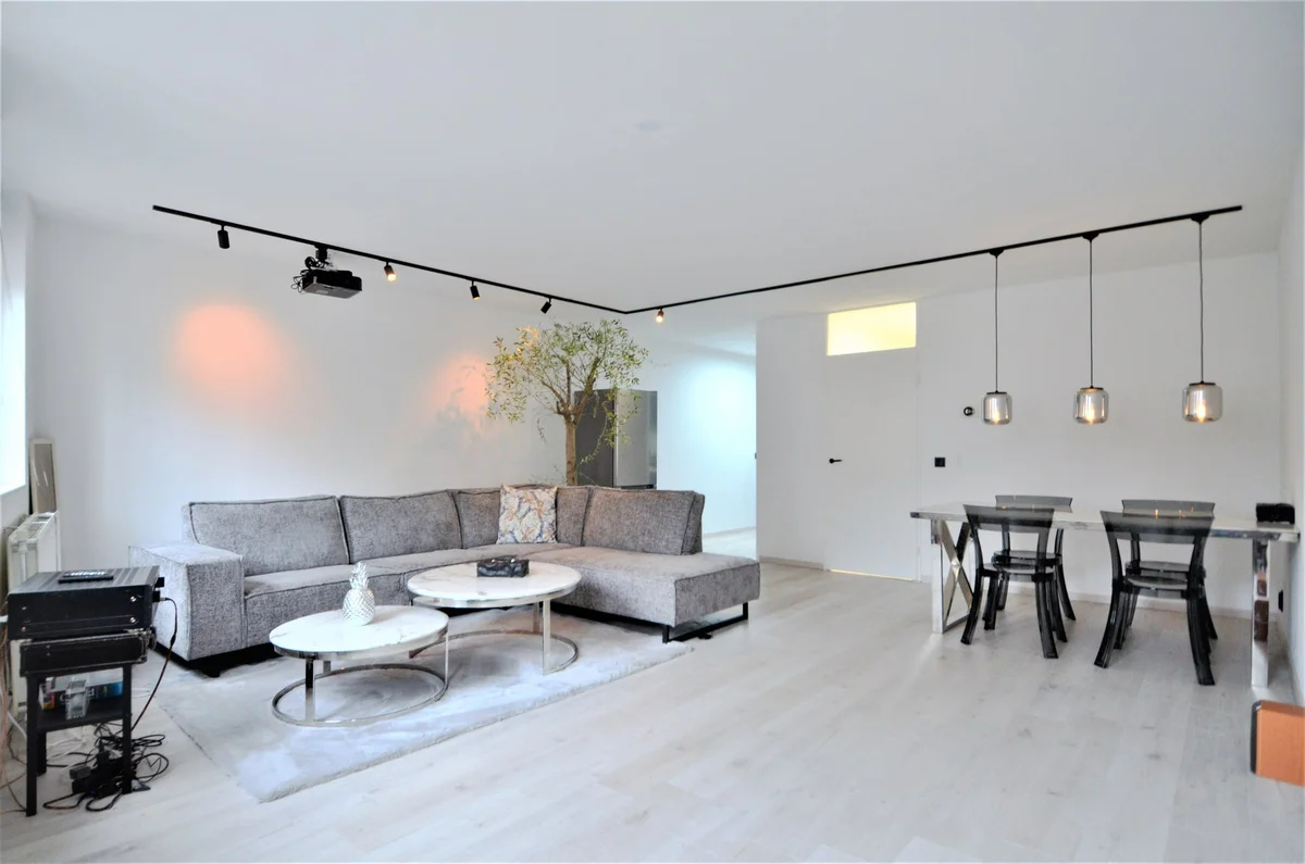 Modern apartment with balcony in Amsterdam center — Amsterdam stay