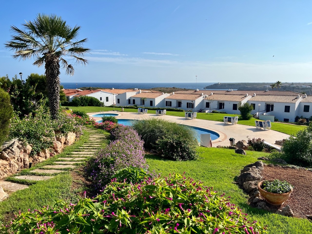 Nice apartment with pool close to beach