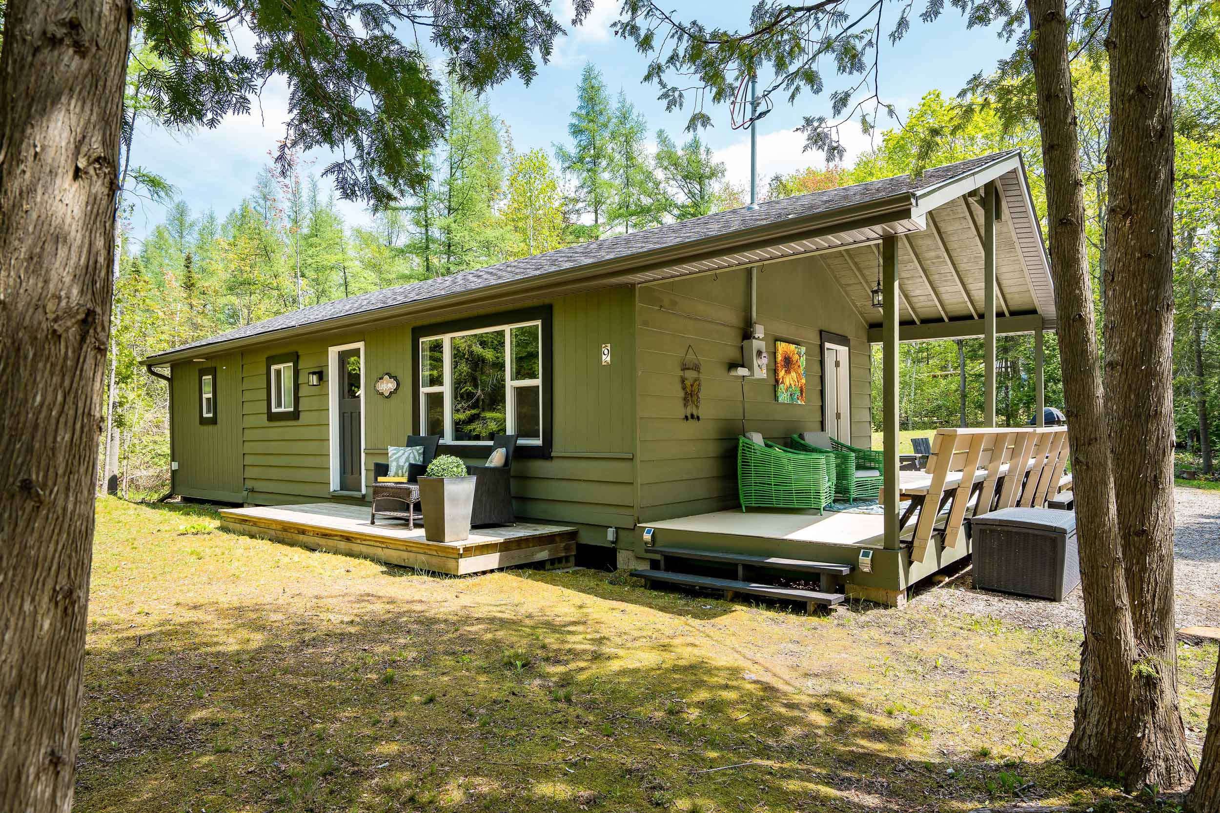 Renovated 3 bedroom close to beach and downtown