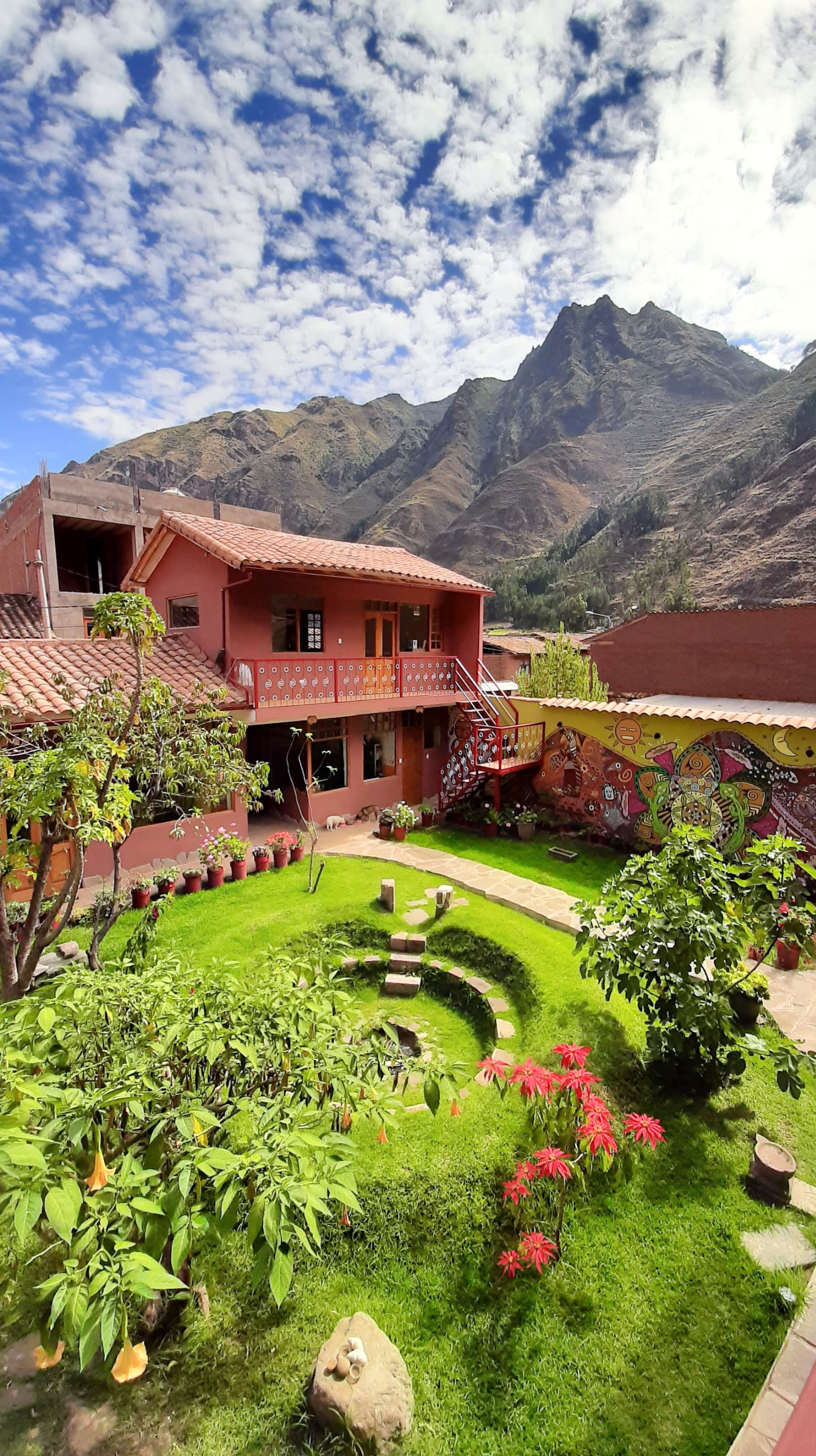 Pisac Inca: Serene Oasis, Art & Mountain Views