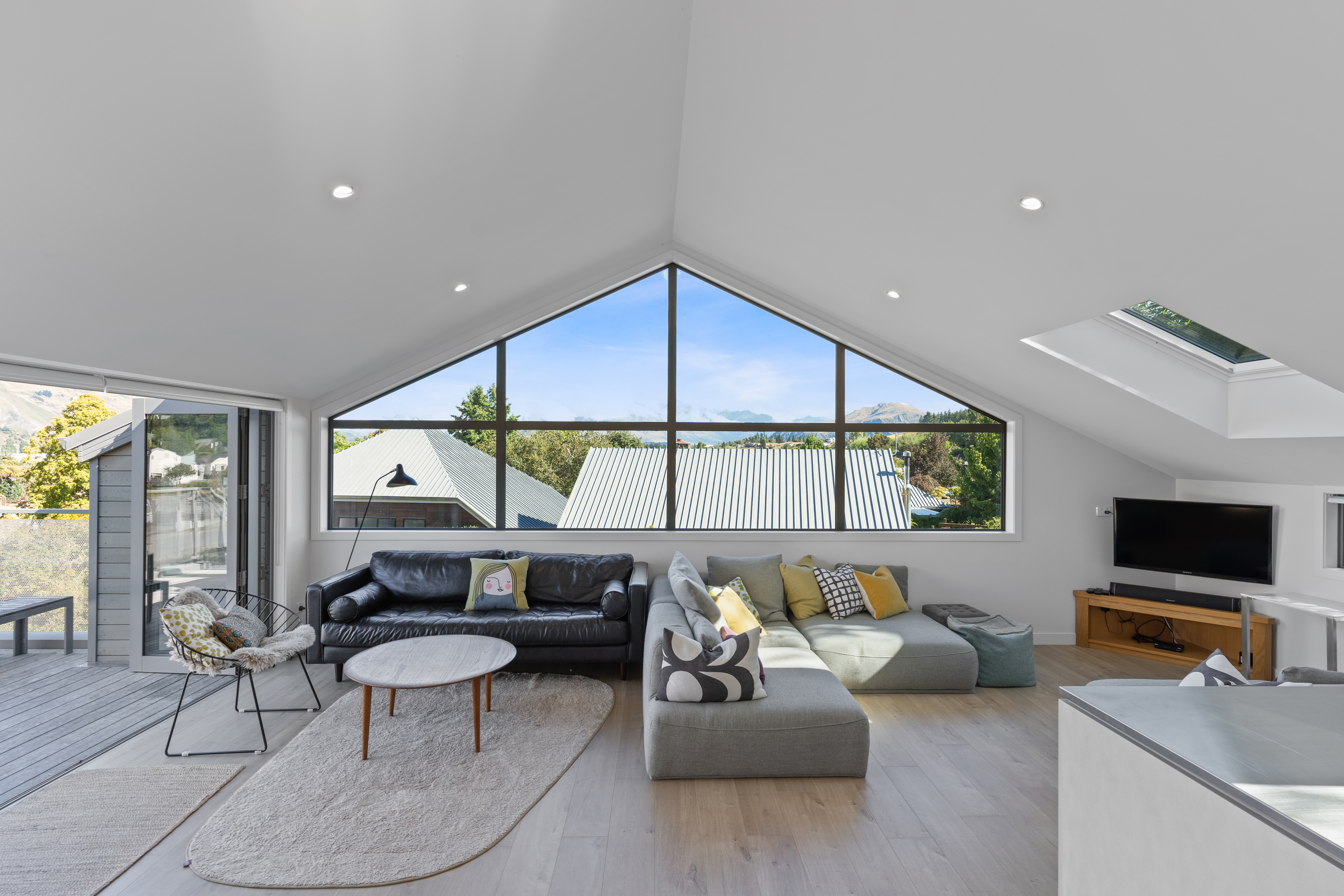 Modern Central Wanaka Apartment