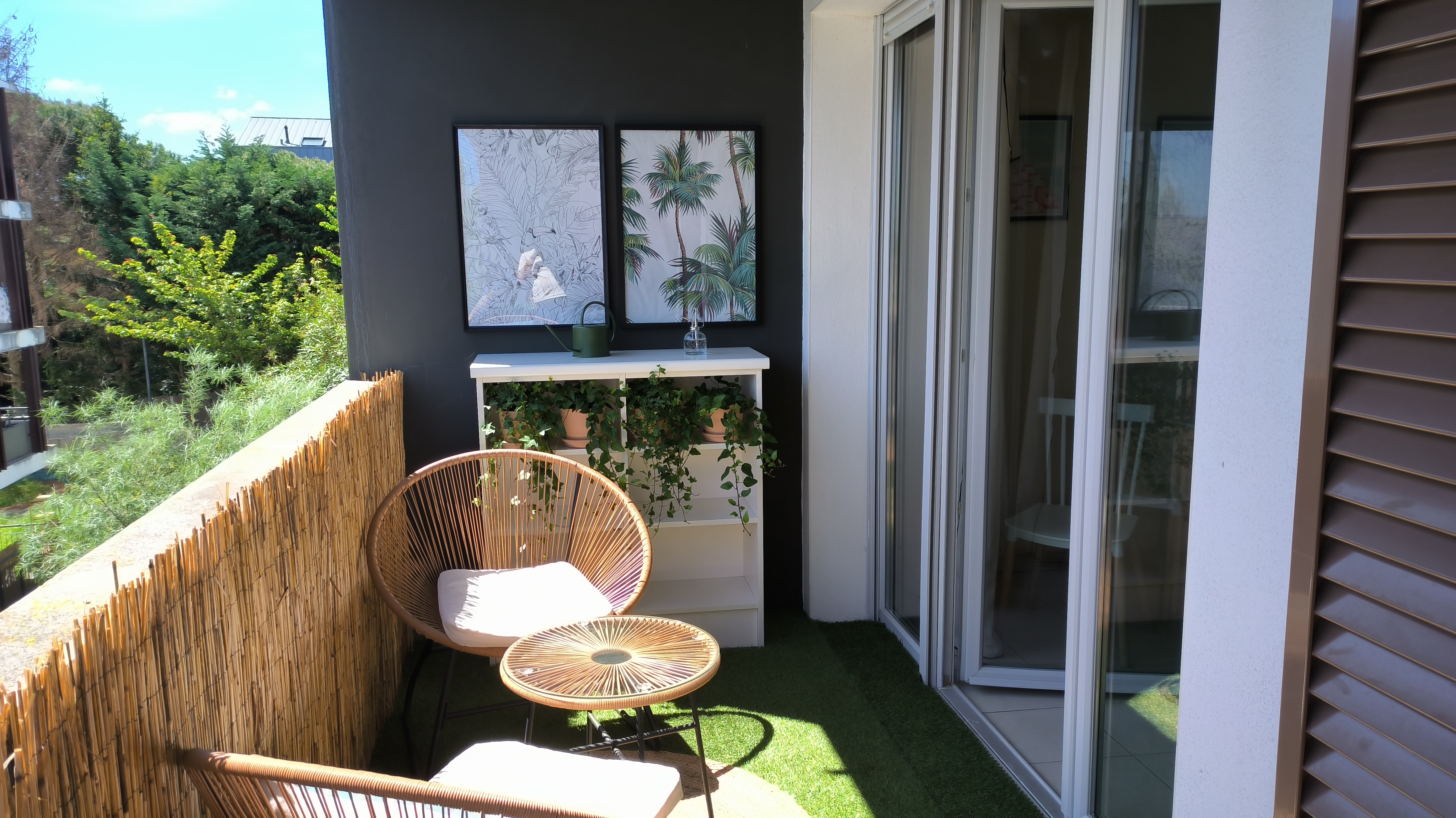 Apartment near city center and tram