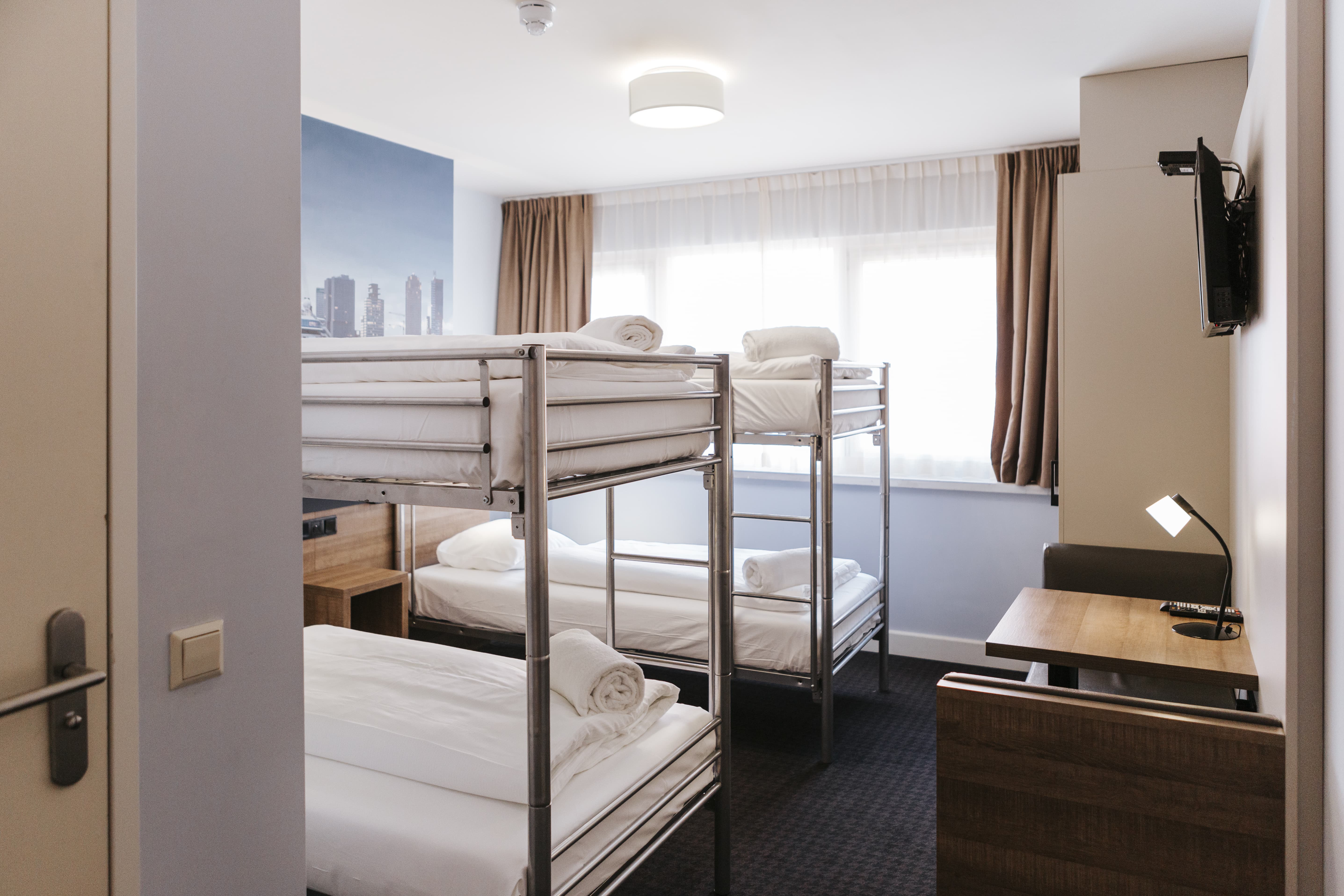 Budget 4-Person Room — Rotterdam stay