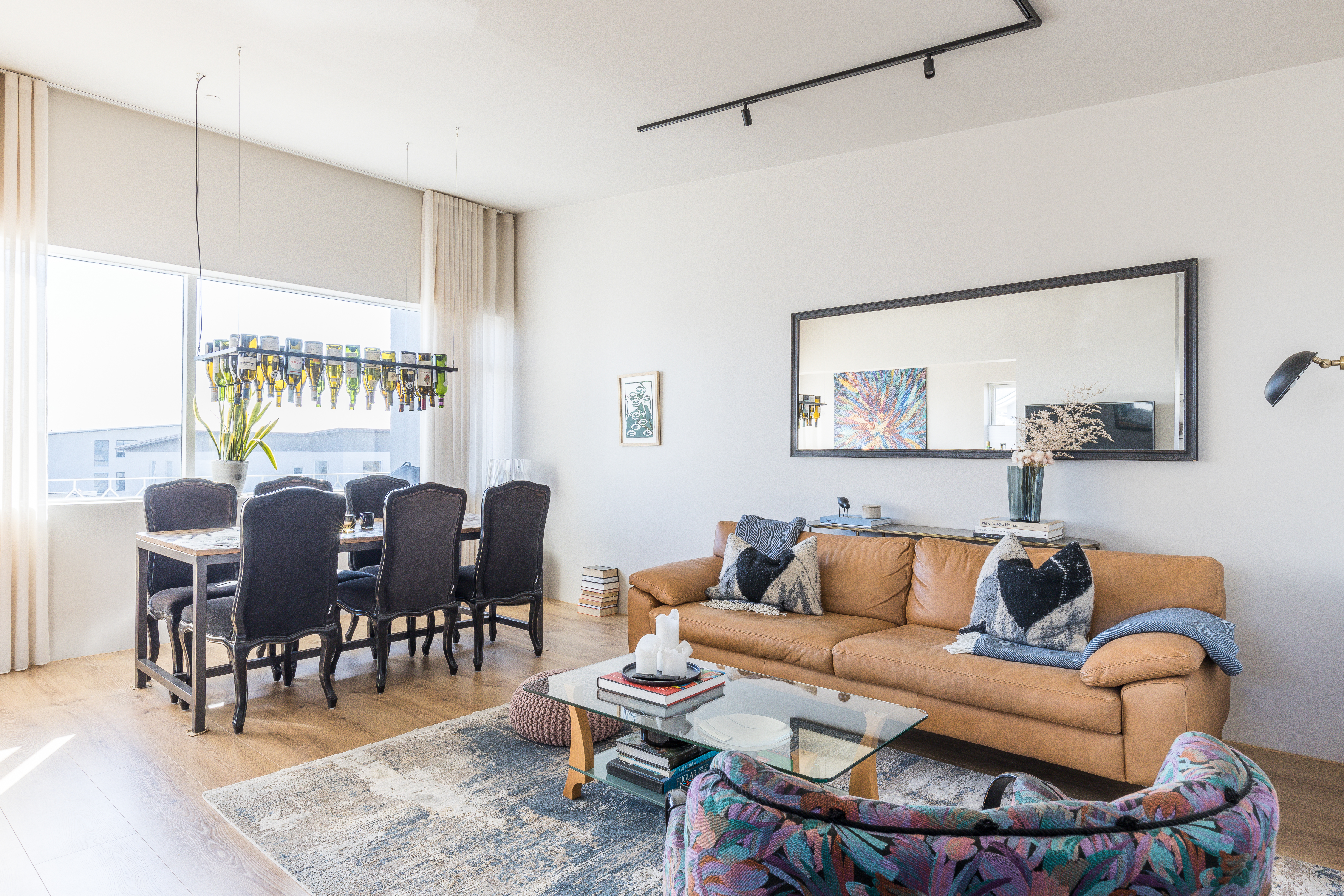 Renovated 2bdr Oceanview Apartment - Free parking