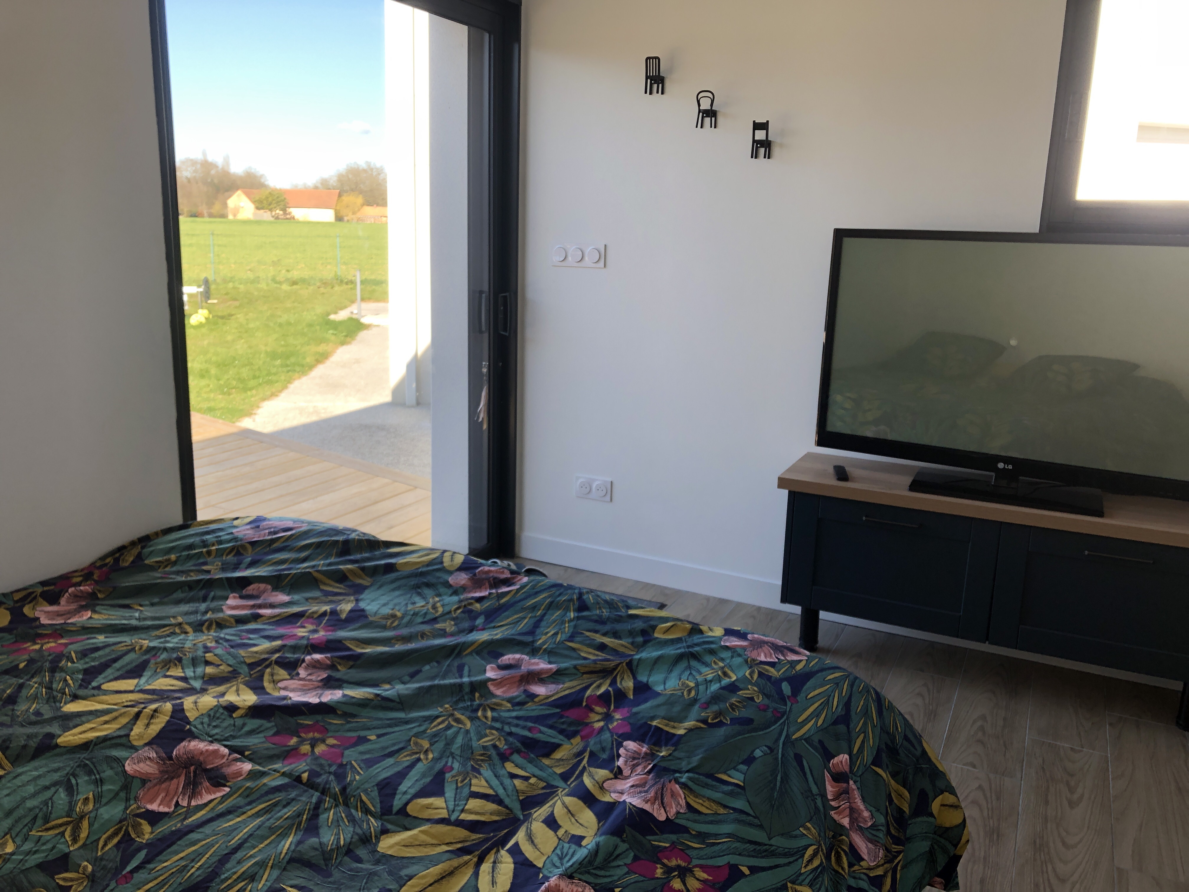 Independent new studio