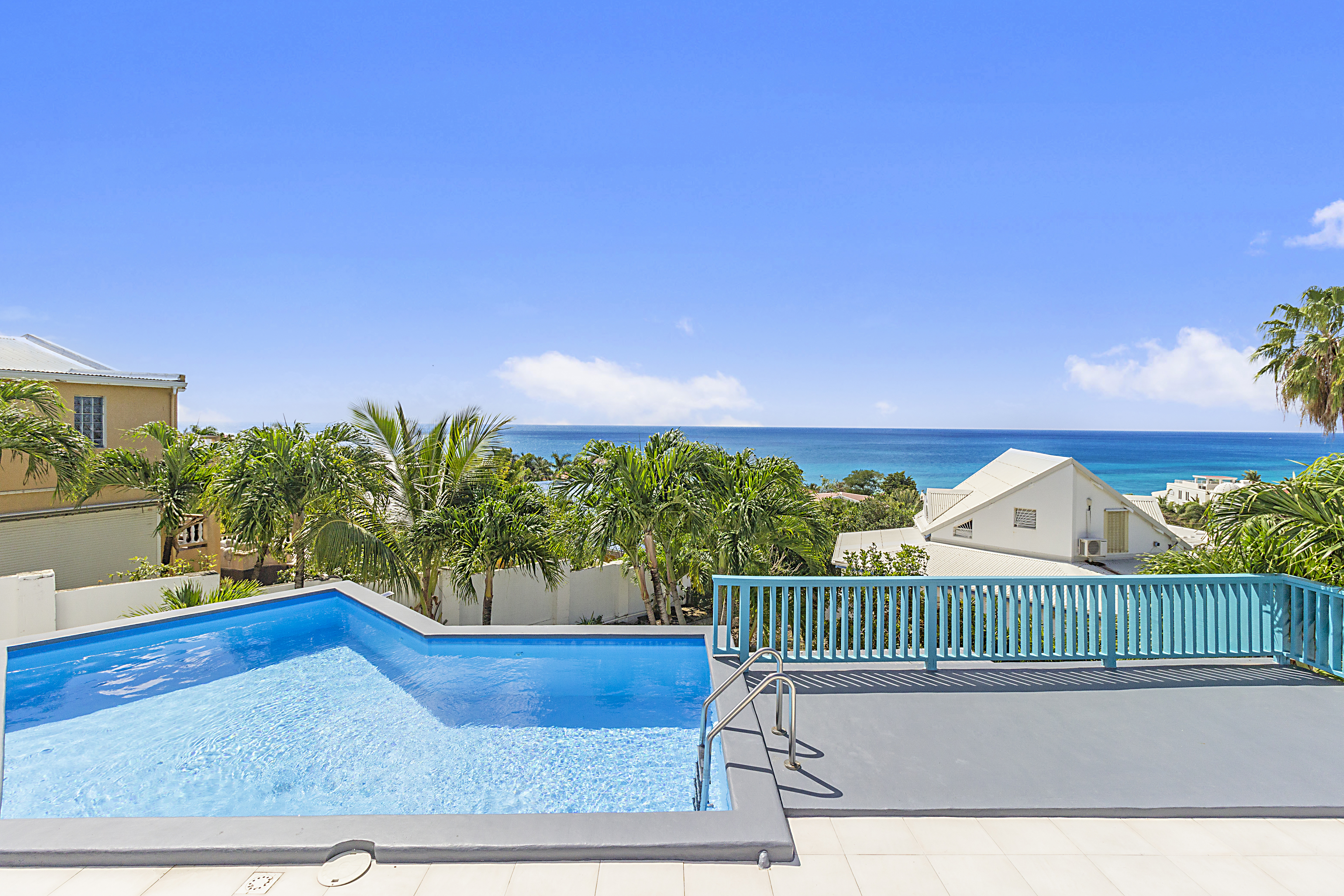 Apartment garden - swimming pool