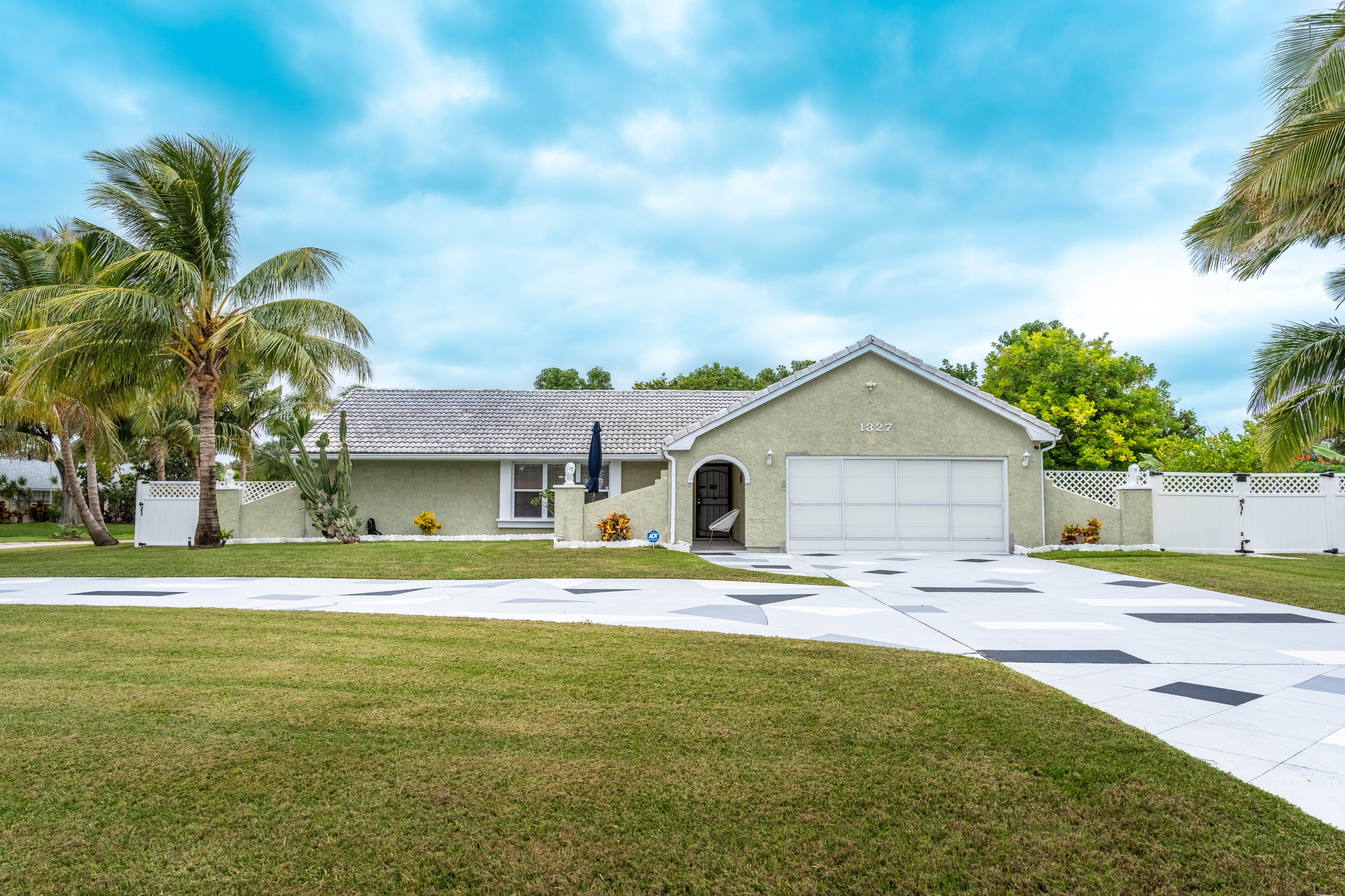 paradise  vacation luxury home