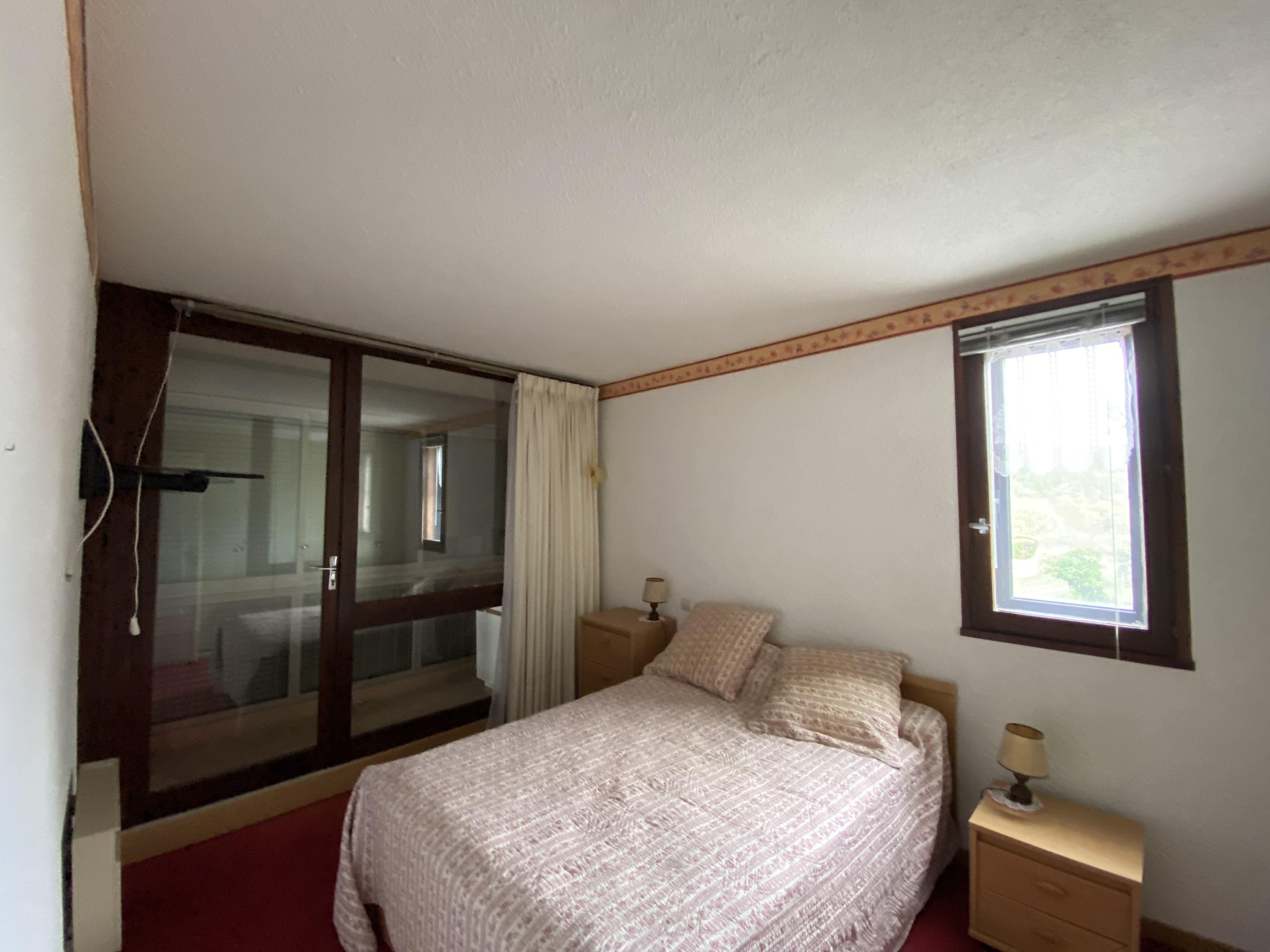 2 room apartment. WE and bridges