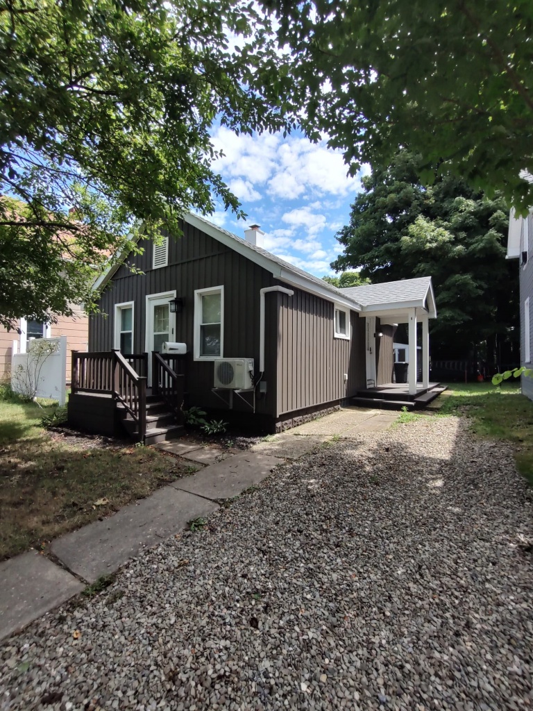 The Cottage on Center