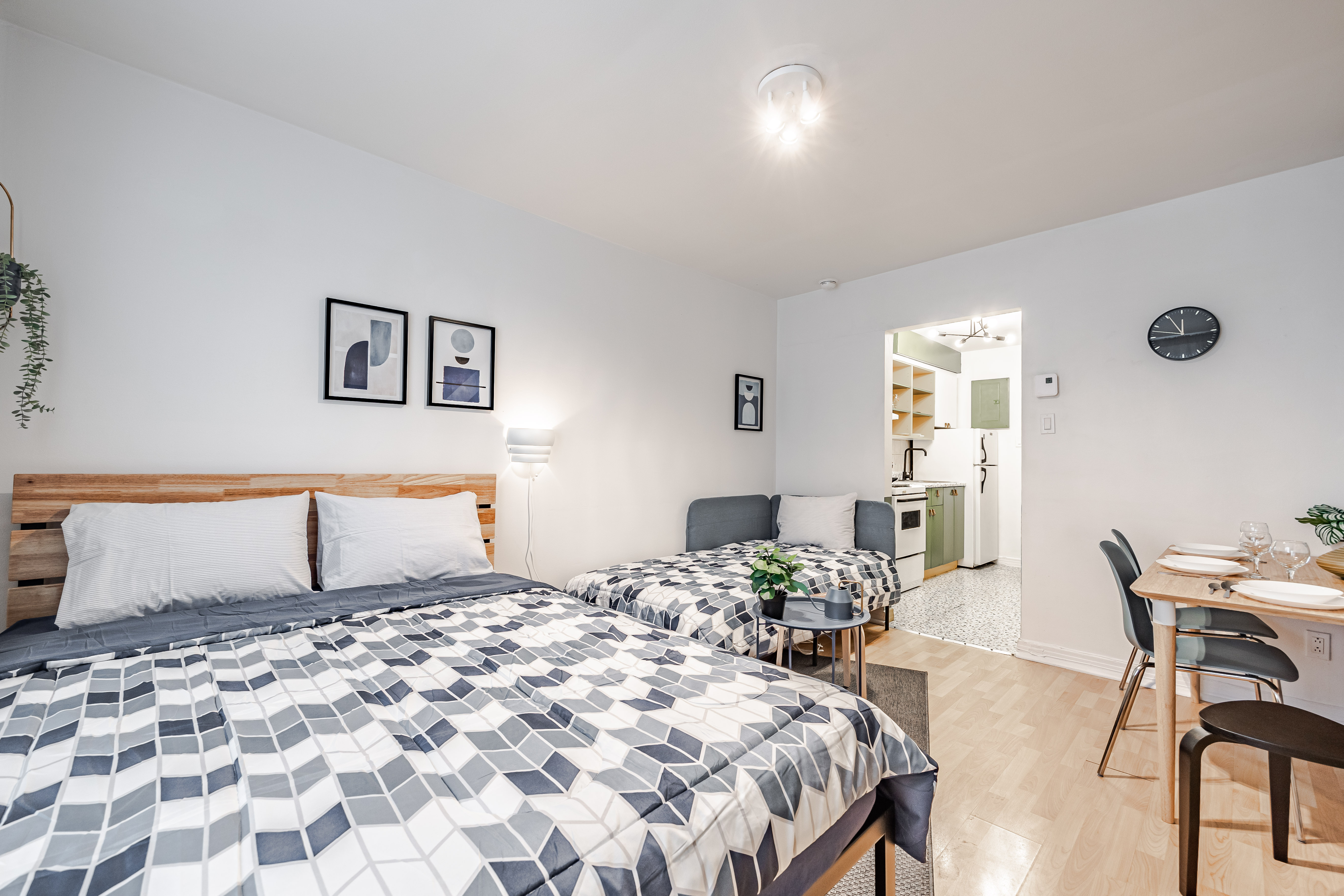 Chic Plateau Studio w/ Balcony