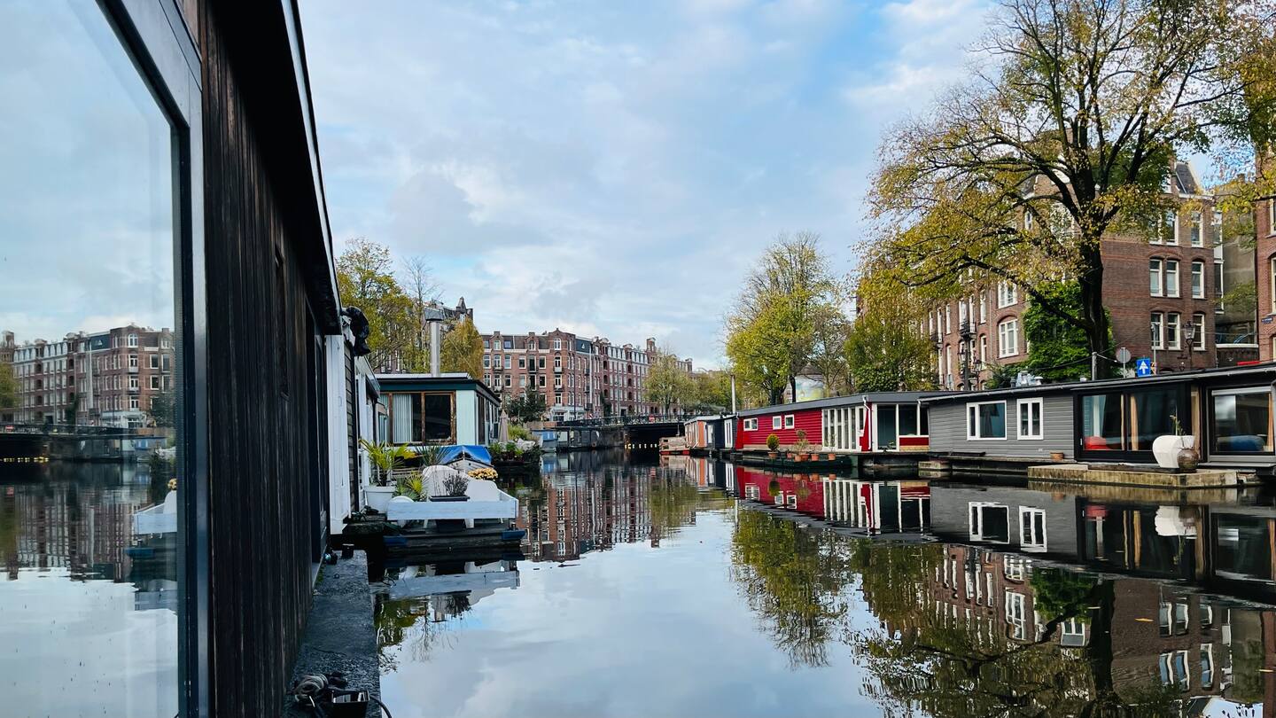 Houseboat Aquatic Oasis — Amsterdam stay