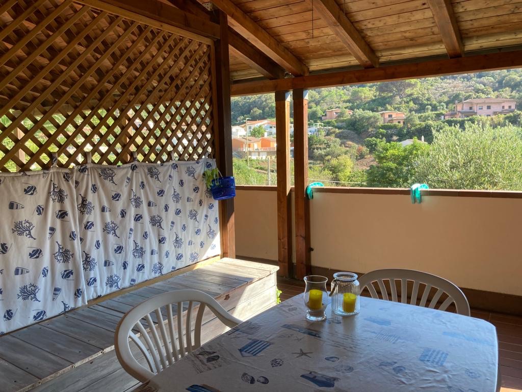 In Nisporto, apartment near the beach