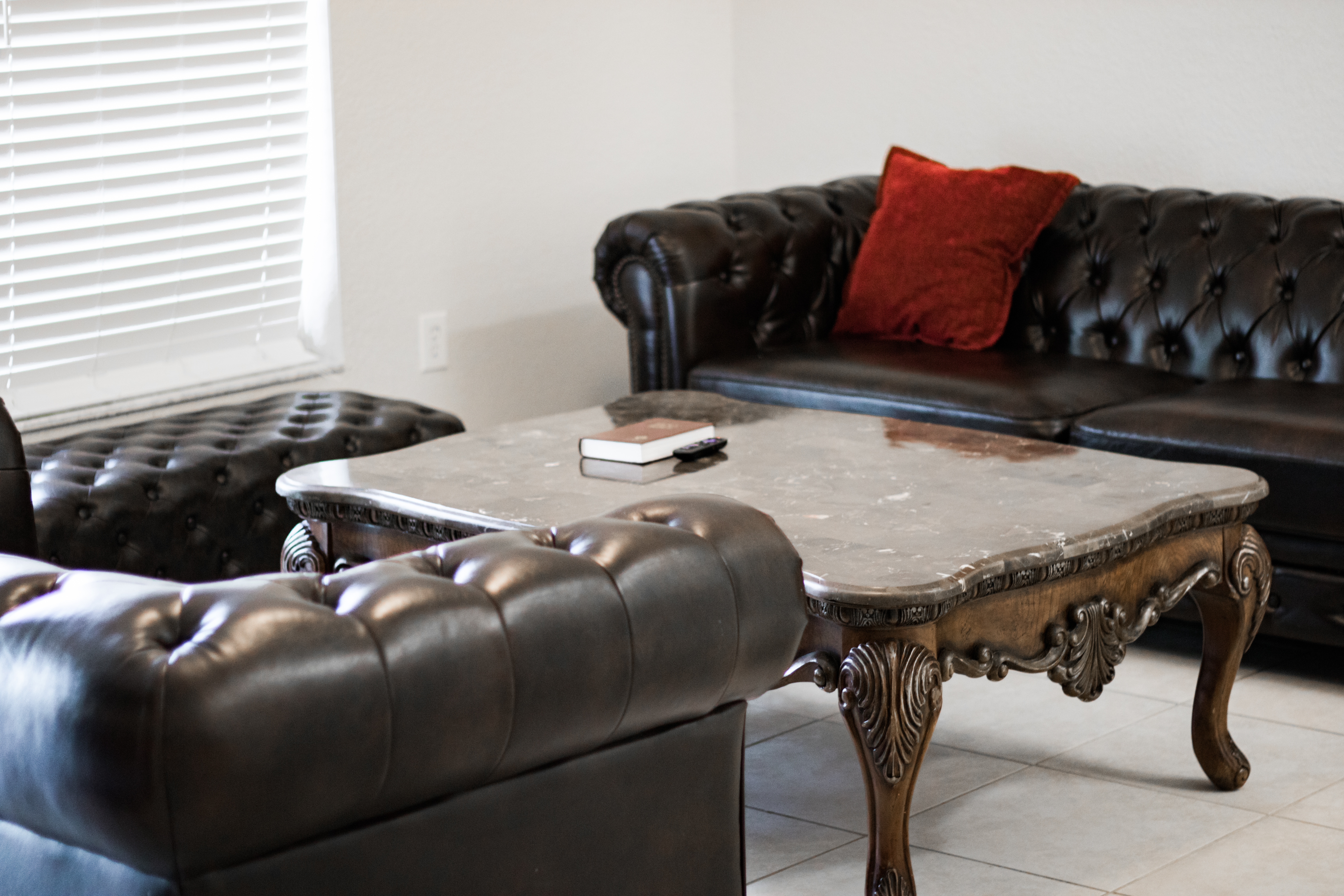Homey 3-BR Villa w/ 4beds
 & Garage in Sun n Lake