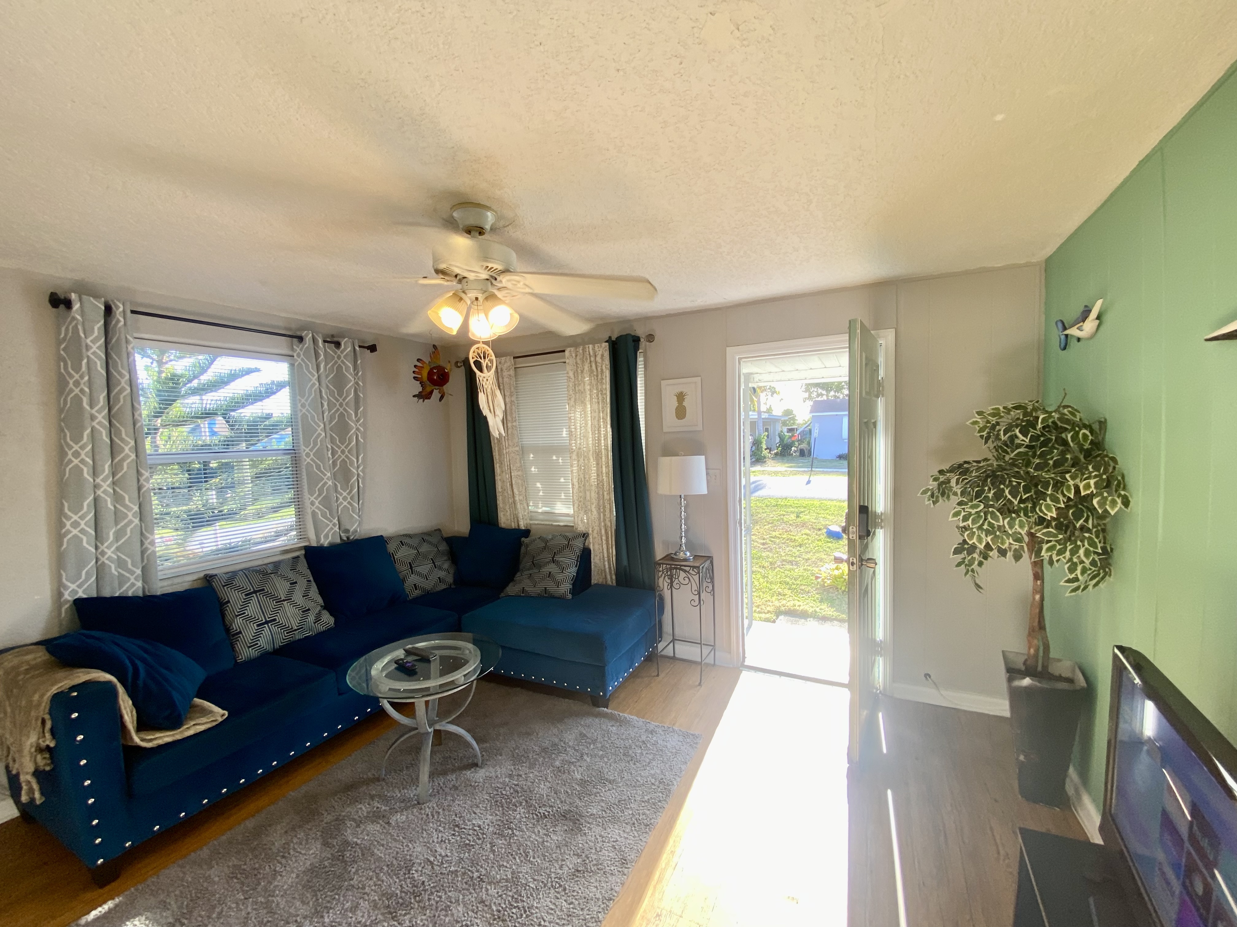 Lantana~5 Mins to Beach~Watersports~Restaurants!
