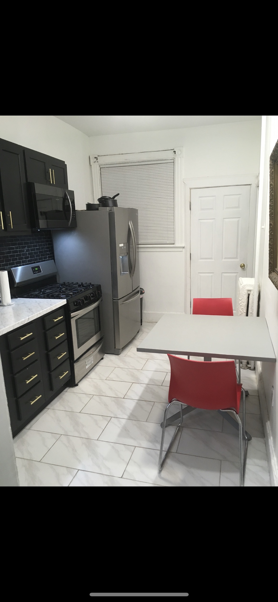 Center Square Serenity: 2-Bedroom Elegance in SIXTH WARD, Albany