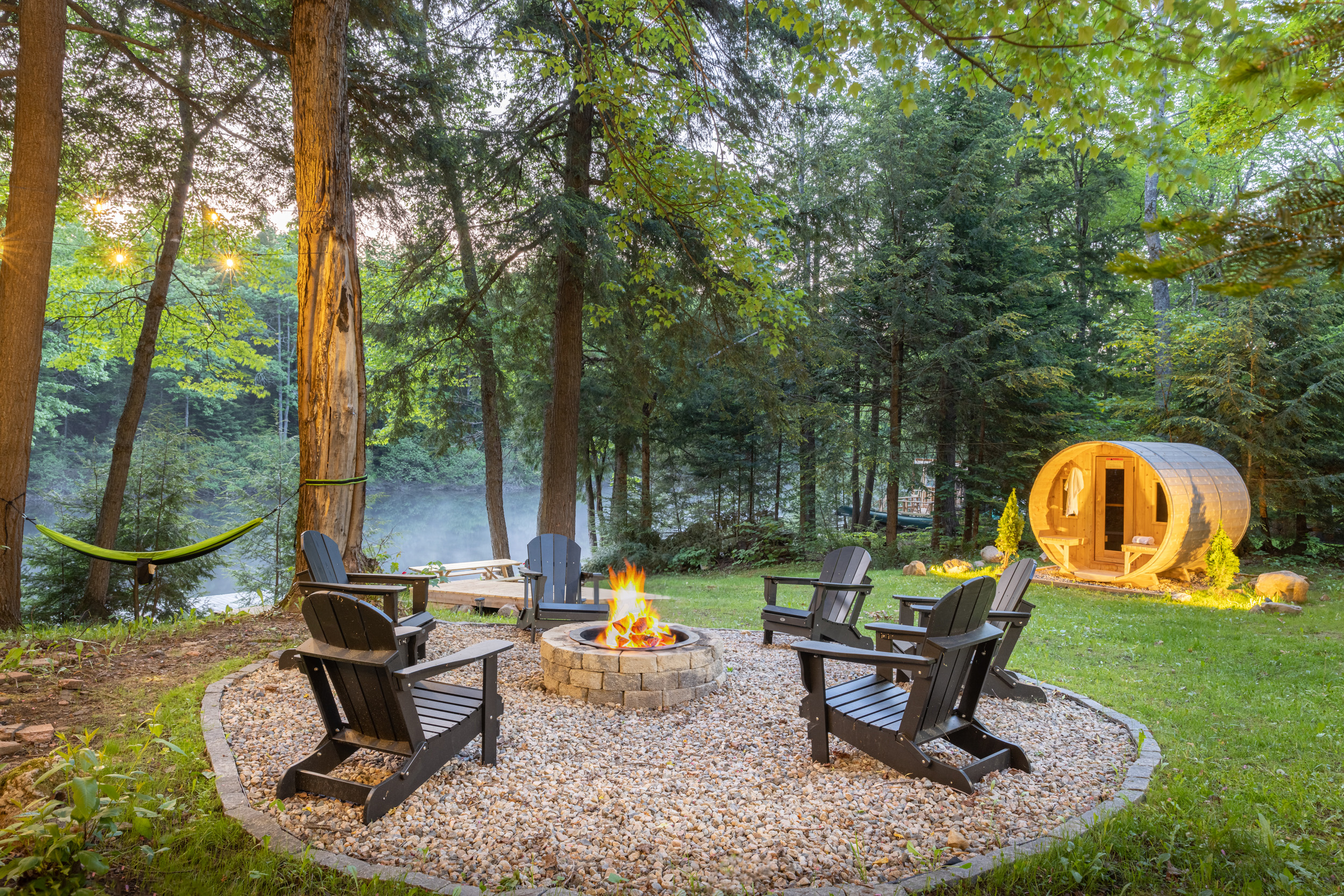 5-Star! Sauna&Firepit  inc.wood. Pet-Friendly, EV!