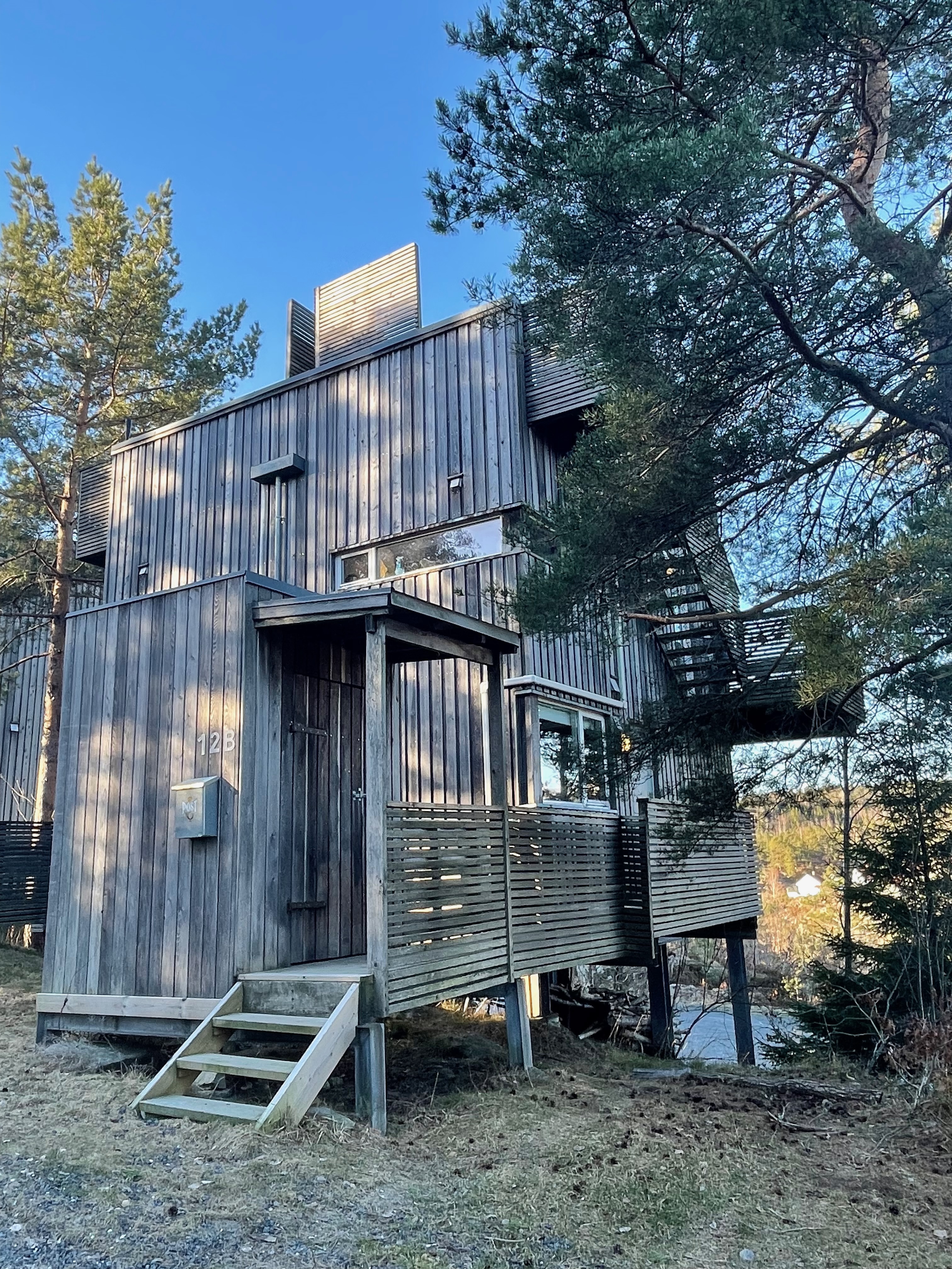 Functional cabin with good sun conditions