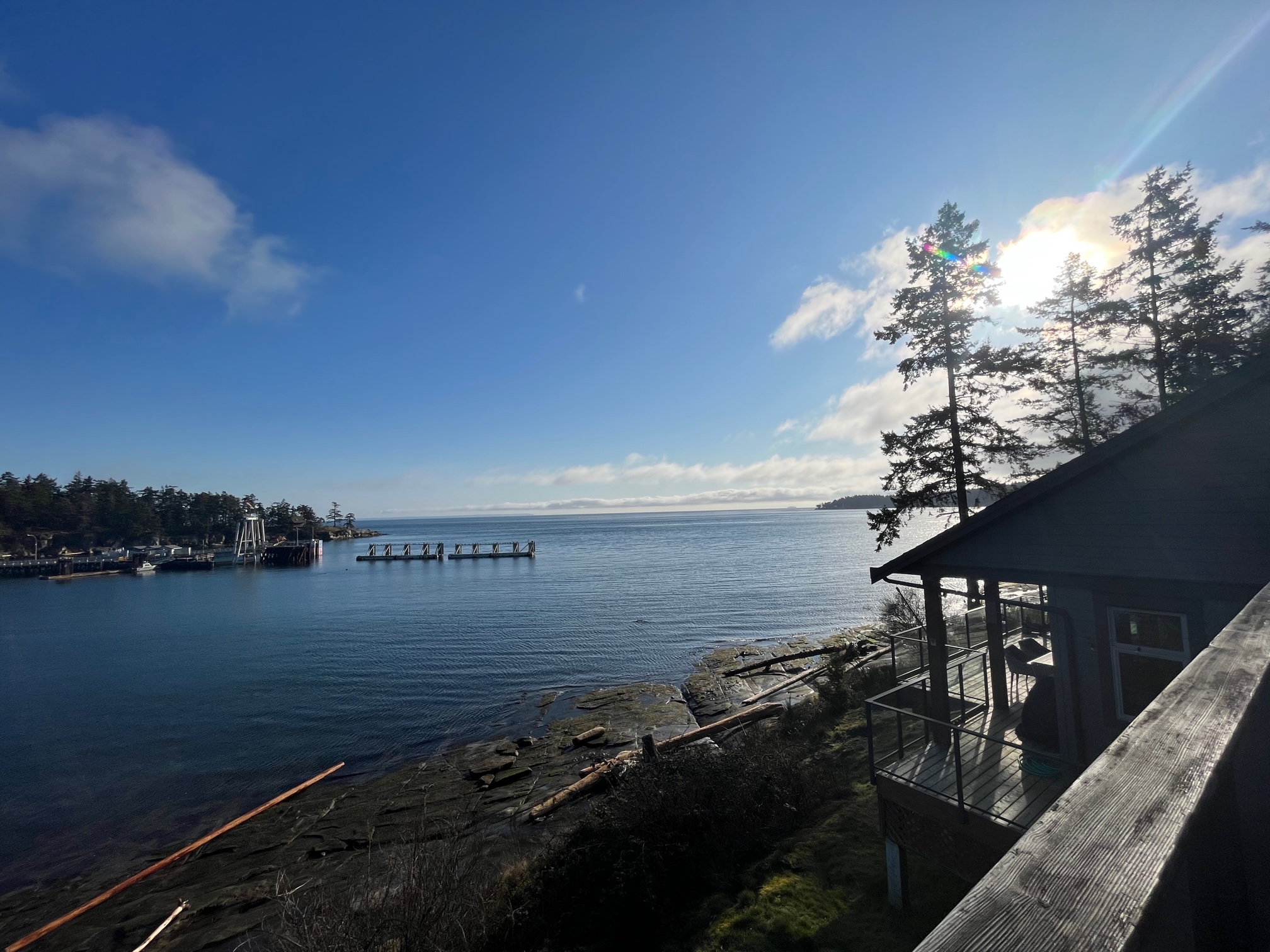 Studio Loft – Southern Galiano Oceanfront